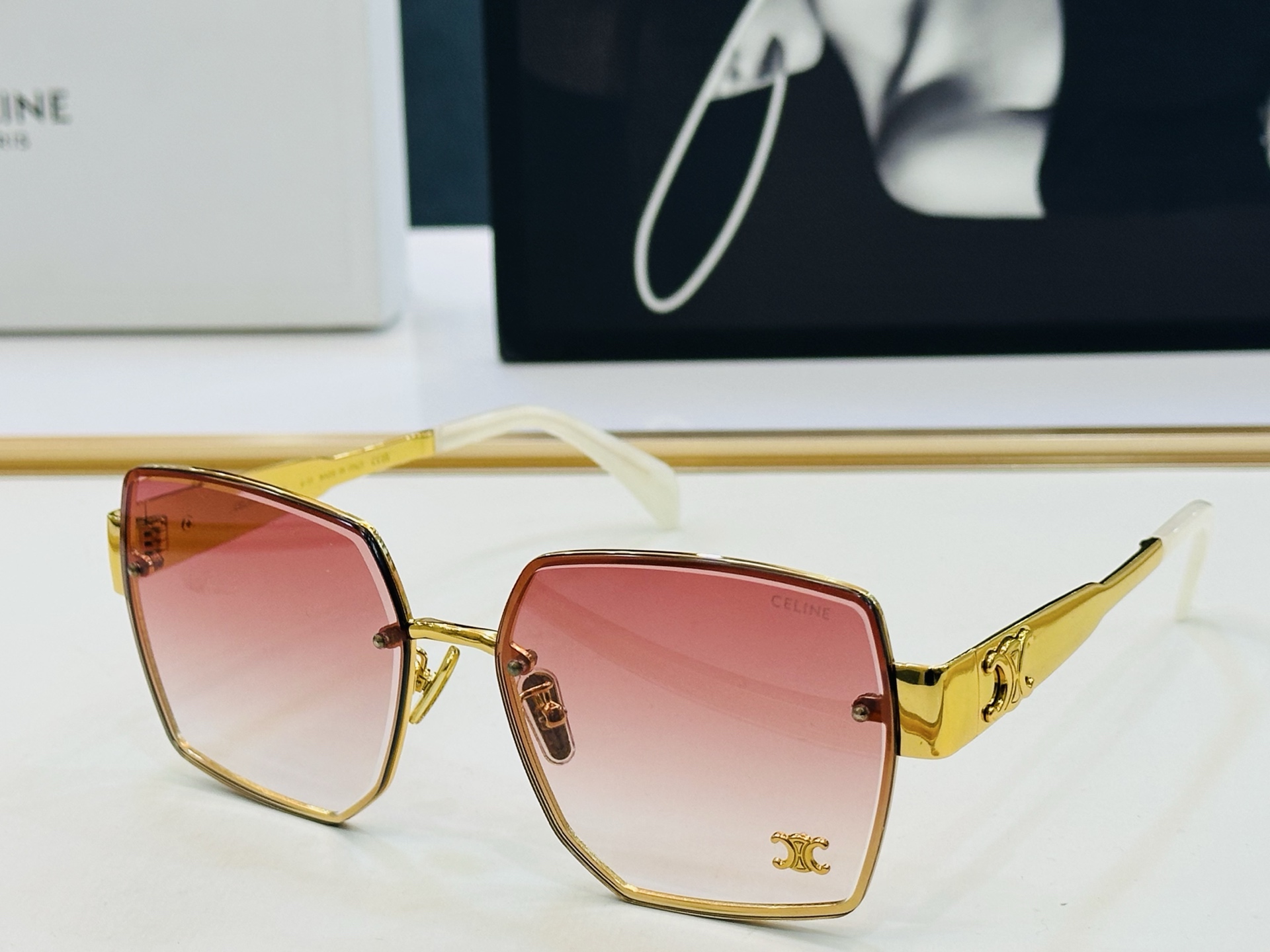 【CELINE】赛琳 CL42118U Size：62口16-145 一直热销的款式 欧美风 光泽度好 