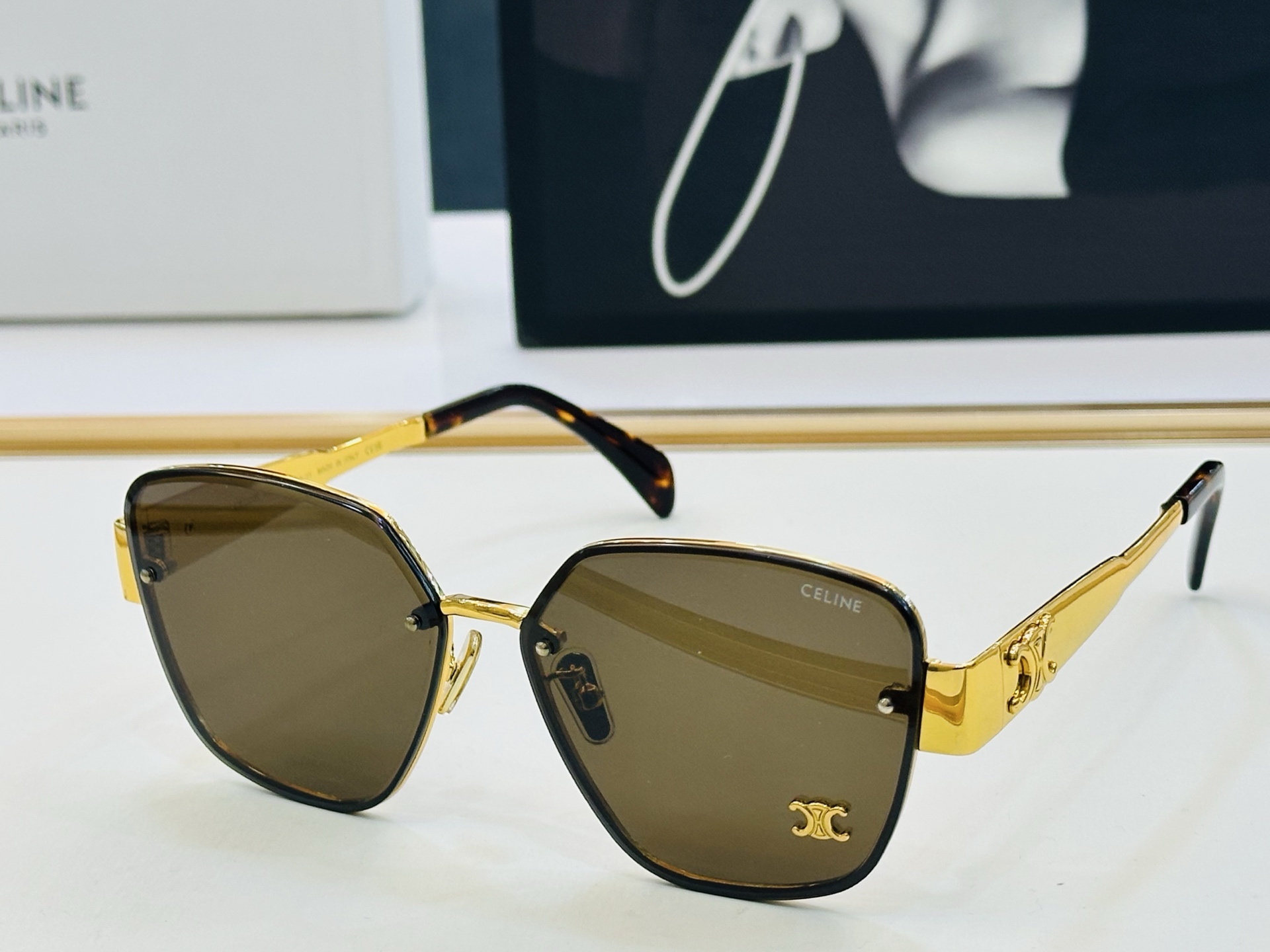 【CELINE】赛琳 CL42119U Size：62口14-145 一直热销的款式 欧美风 光泽度好 