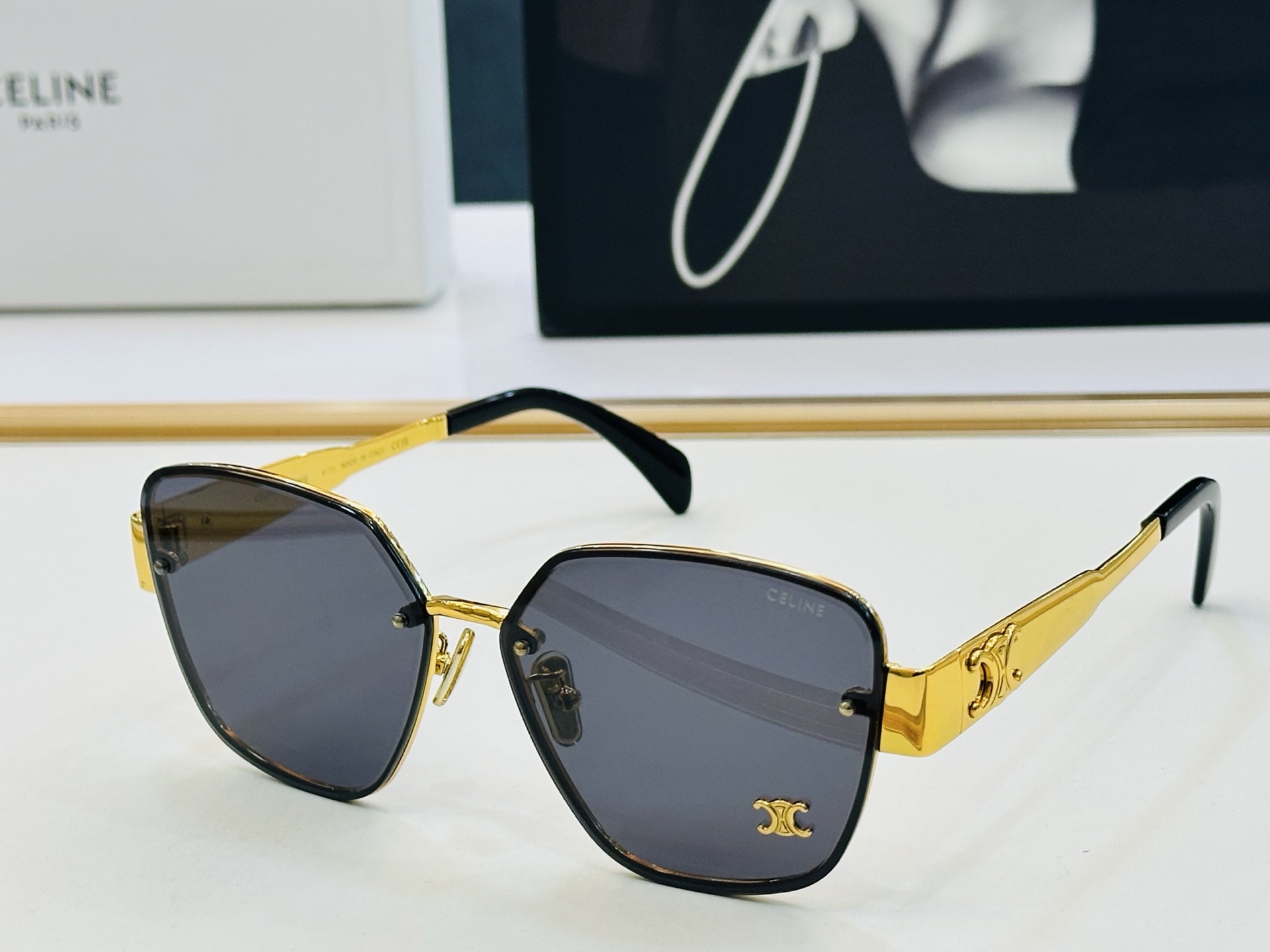 【CELINE】赛琳 CL42119U Size：62口14-145 一直热销的款式 欧美风 光泽度好 