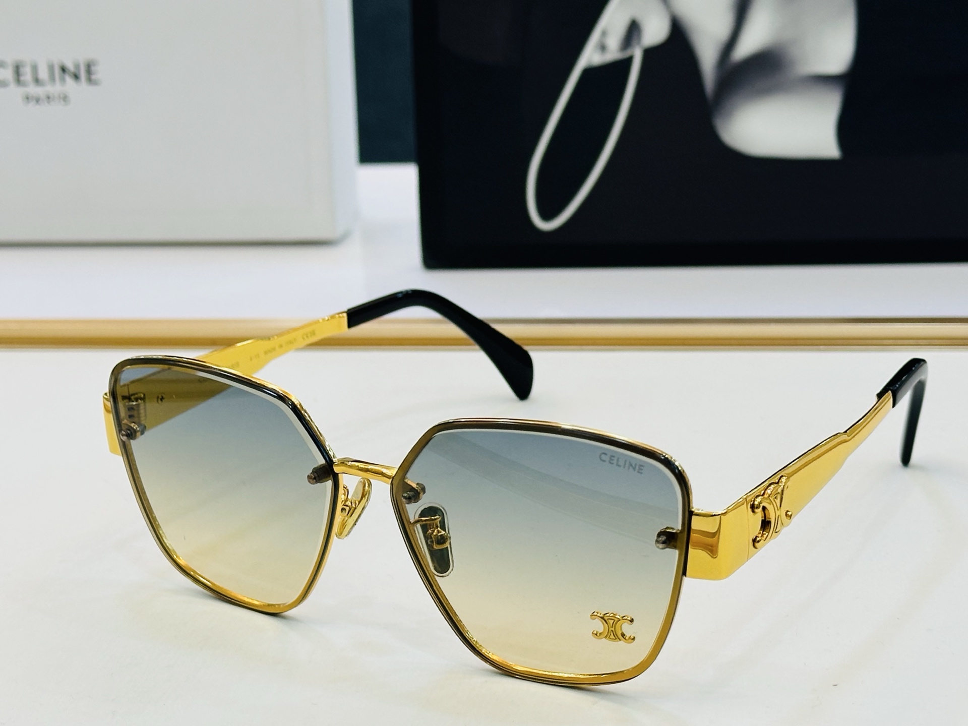 【CELINE】赛琳 CL42119U Size：62口14-145 一直热销的款式 欧美风 光泽度好 