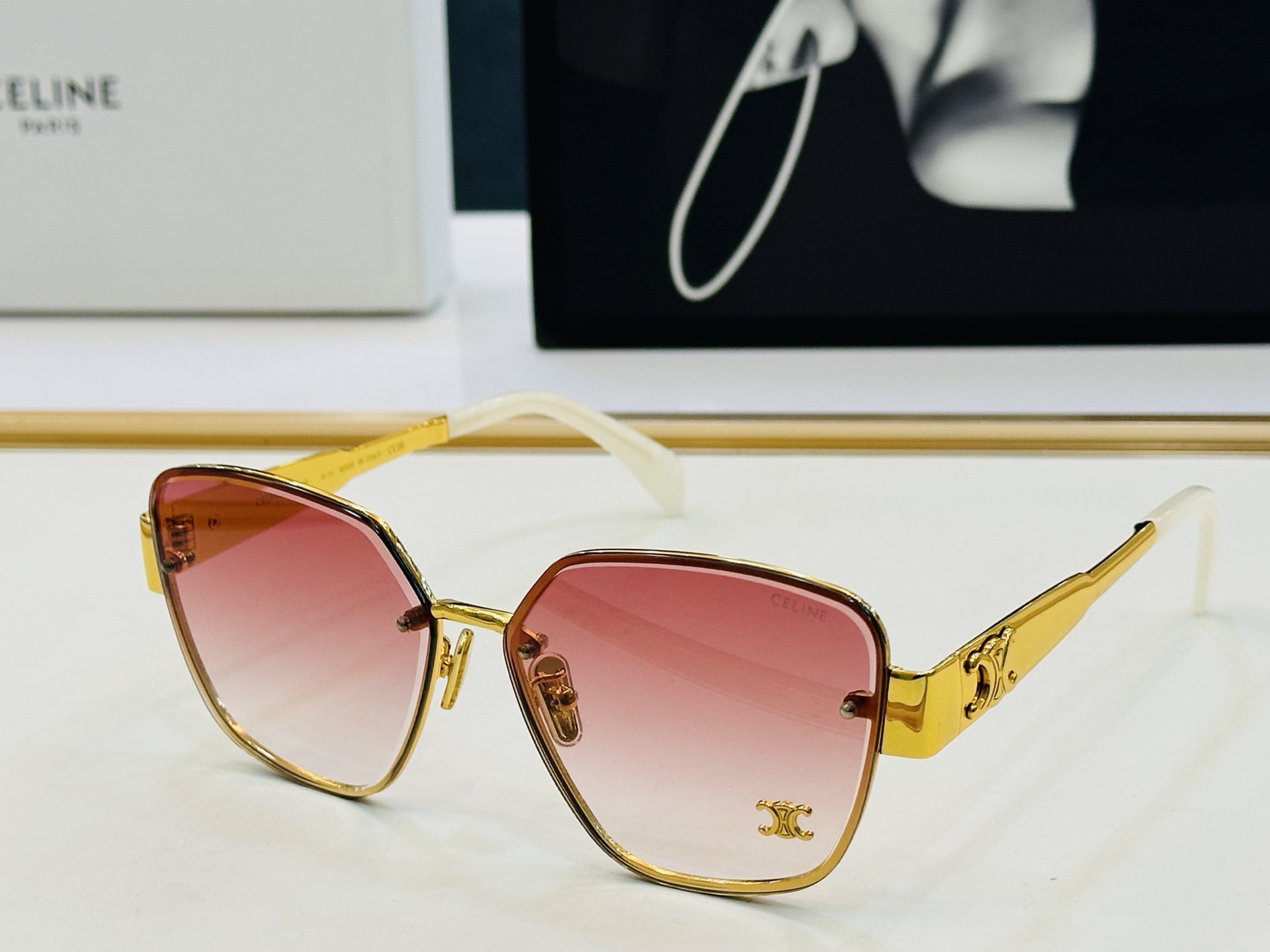 【CELINE】赛琳 CL42119U Size：62口14-145 一直热销的款式 欧美风 光泽度好 