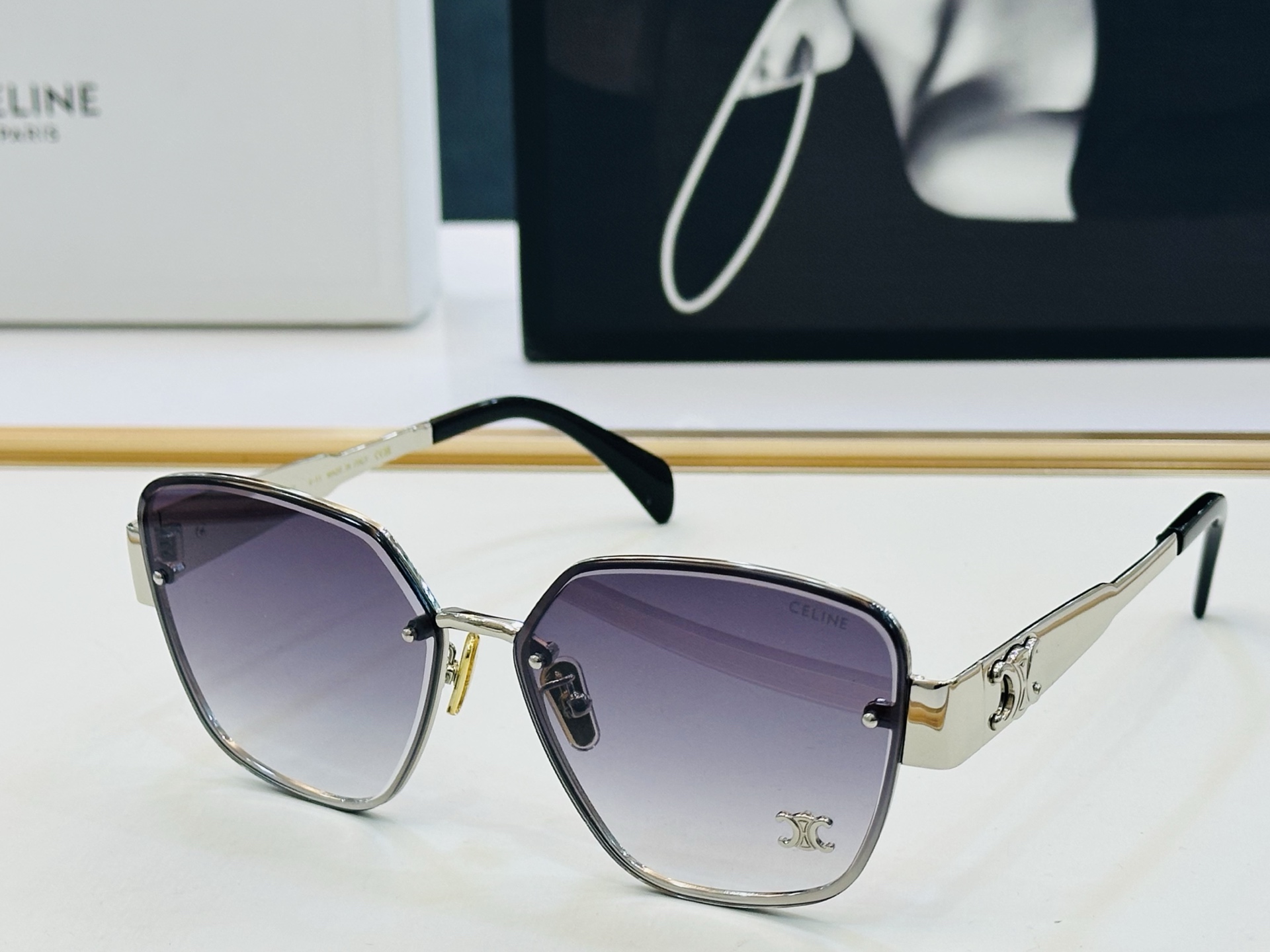 【CELINE】赛琳 CL42119U Size：62口14-145 一直热销的款式 欧美风 光泽度好 