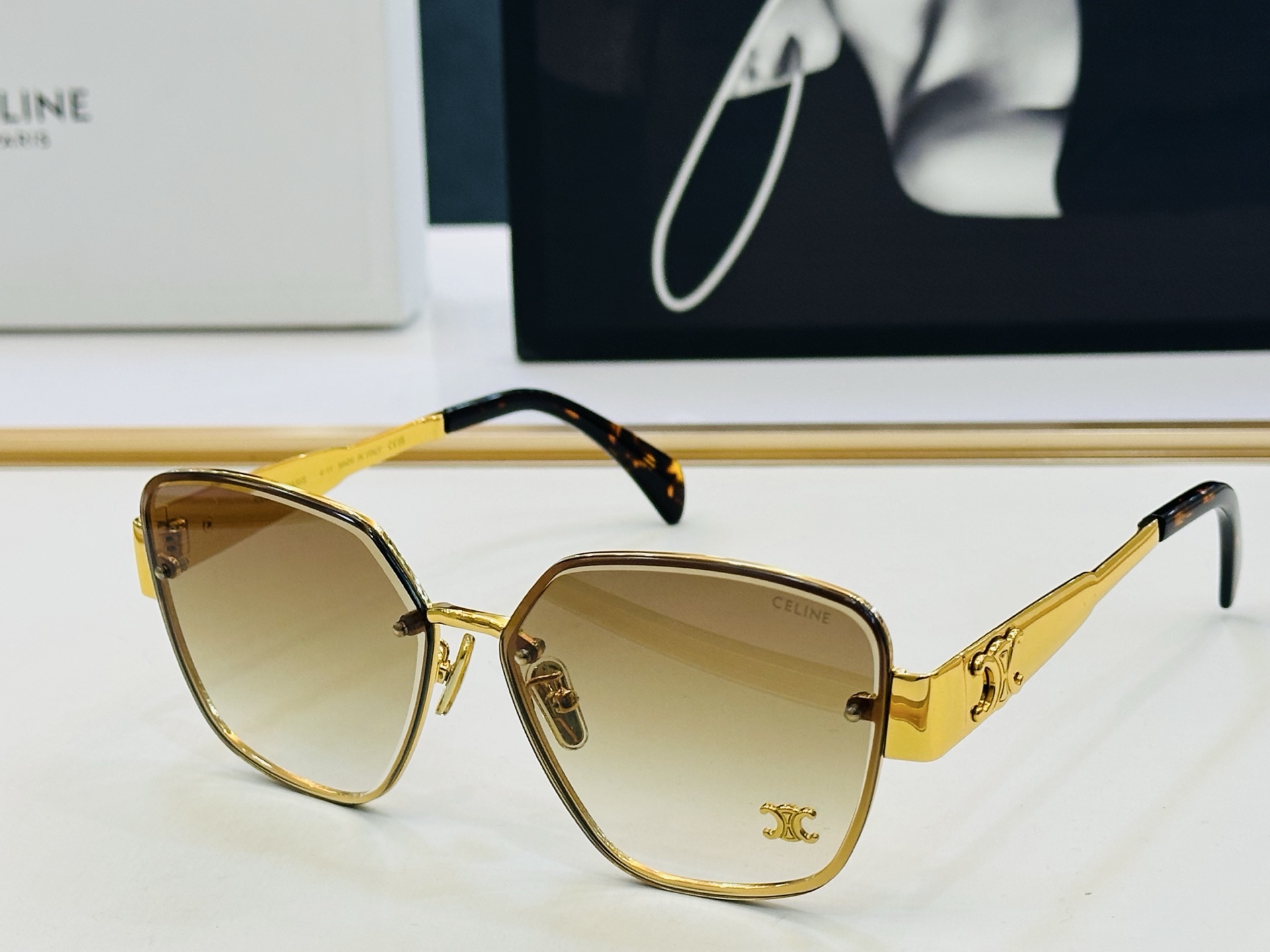 【CELINE】赛琳 CL42119U Size：62口14-145 一直热销的款式 欧美风 光泽度好 