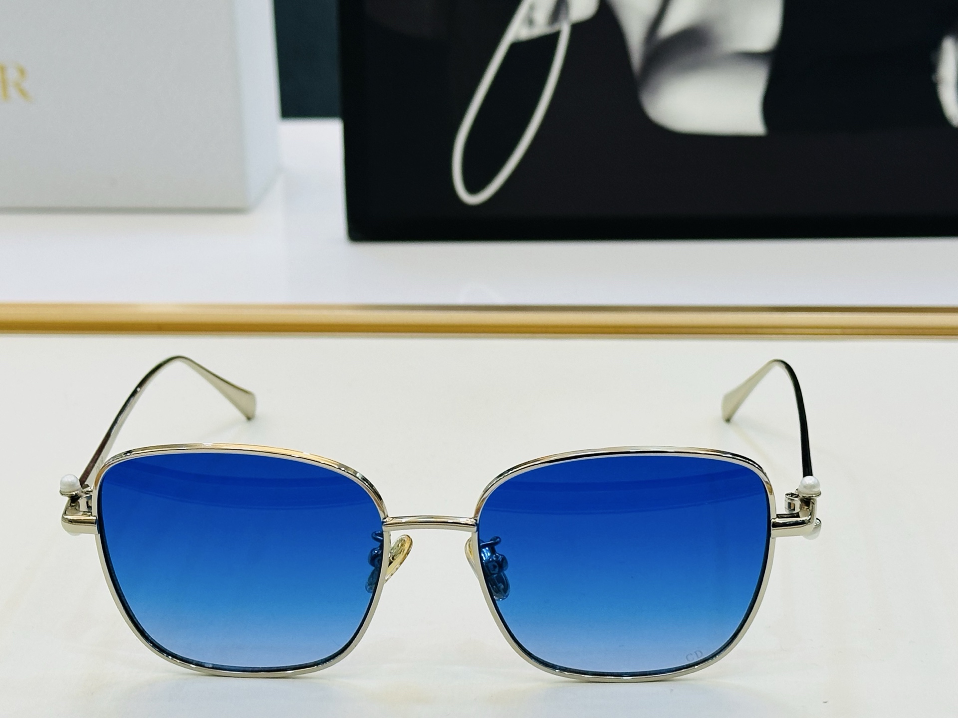 🔻🔻🔻DIO* 迪家 S1U Size：56口17-140 春夏款墨镜 😎🔆 q搭配镜腿精致 质量上佳