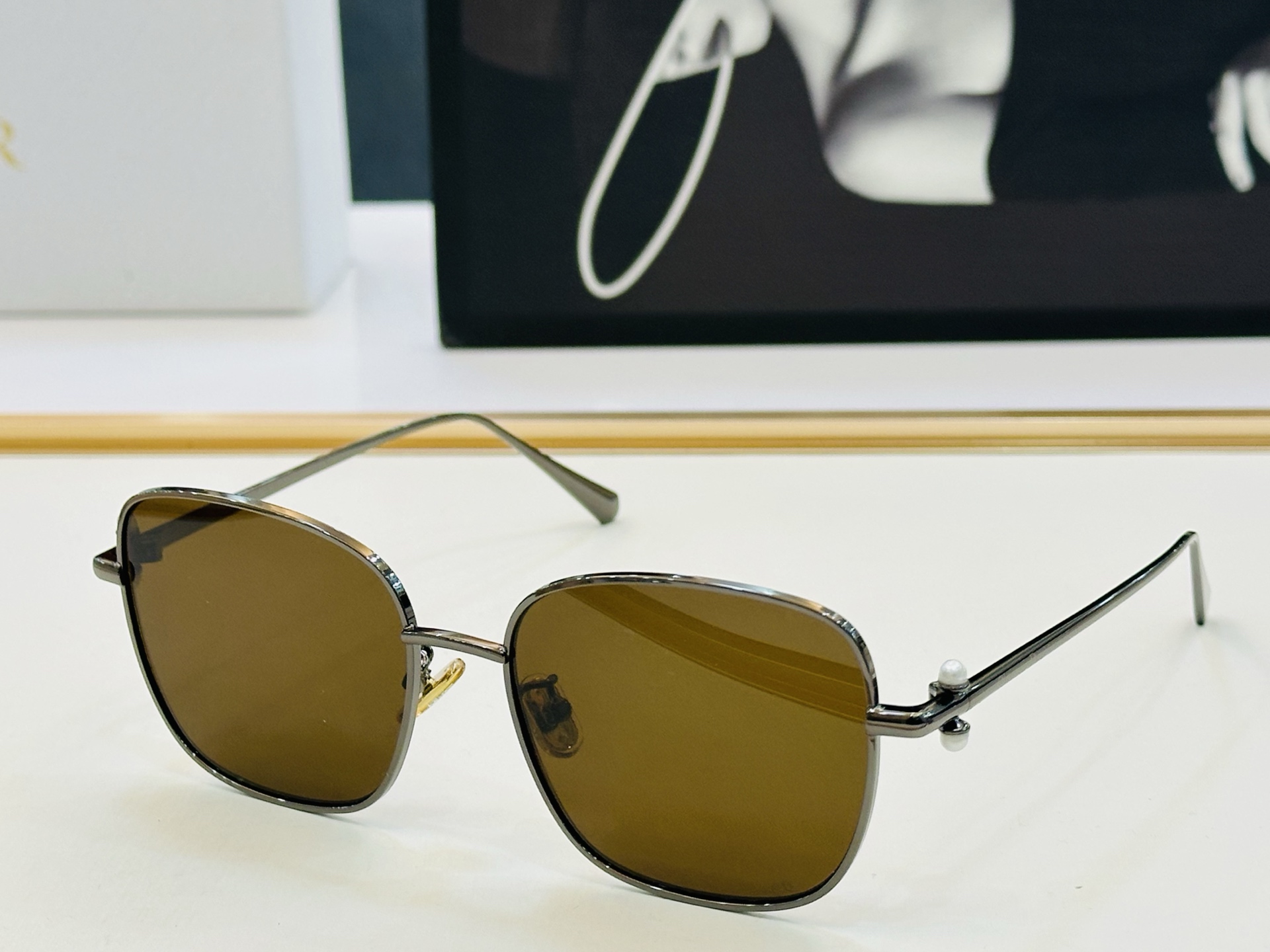 🔻🔻🔻DIO* 迪家 S1U Size：56口17-140 春夏款墨镜 😎🔆 q搭配镜腿精致 质量上佳