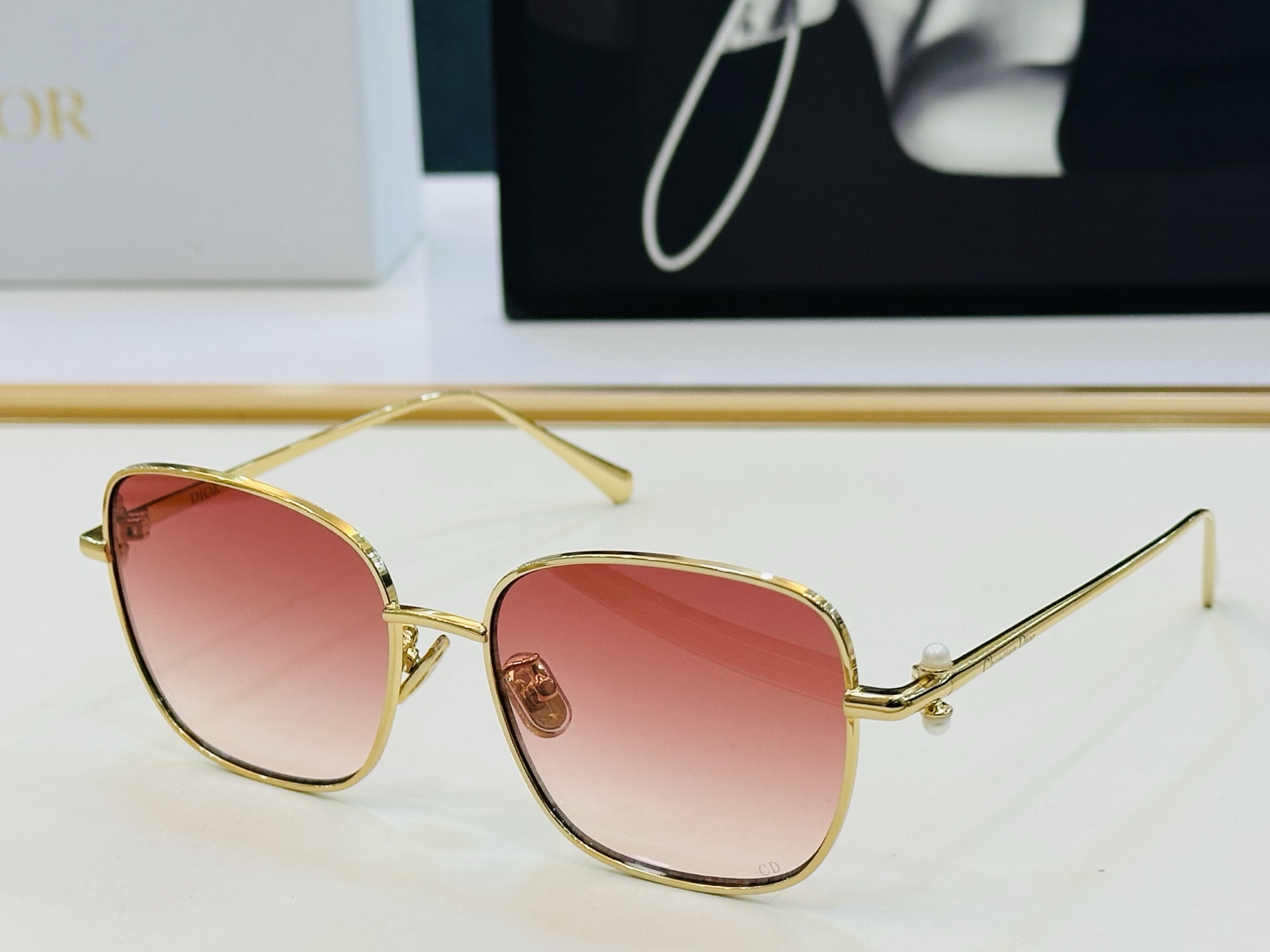 🔻🔻🔻DIO* 迪家 S1U Size：56口17-140 春夏款墨镜 😎🔆 q搭配镜腿精致 质量上佳