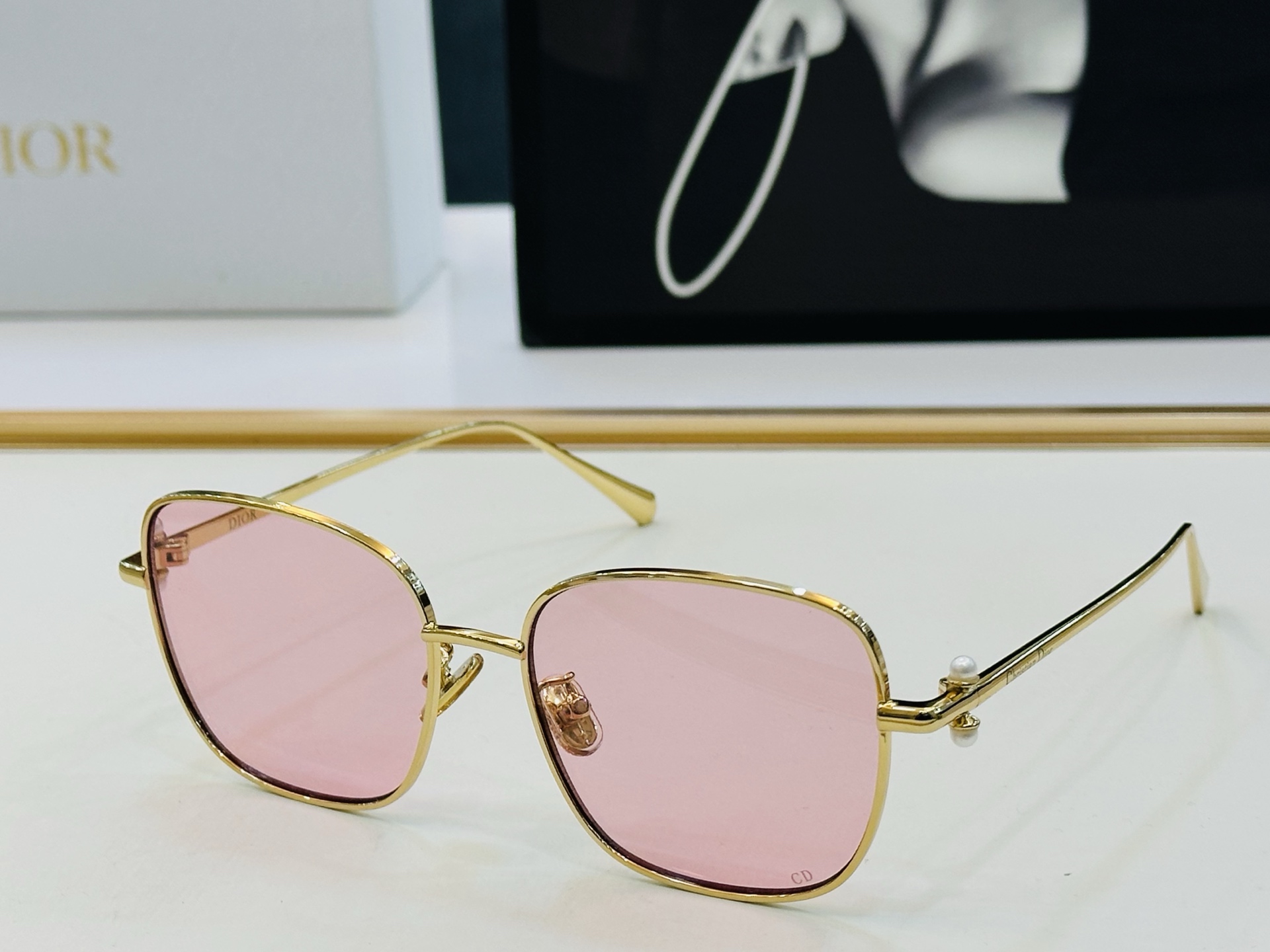 🔻🔻🔻DIO* 迪家 S1U Size：56口17-140 春夏款墨镜 😎🔆 q搭配镜腿精致 质量上佳