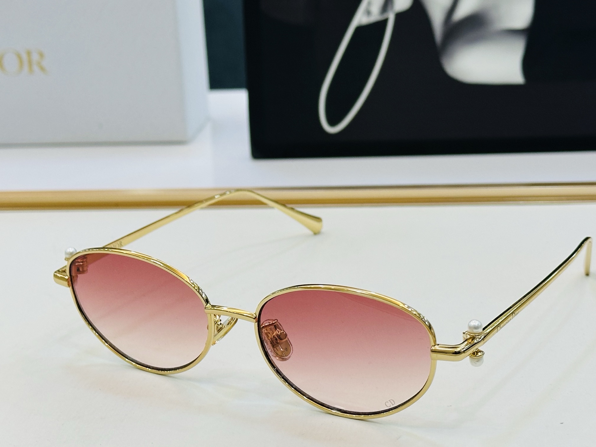 🔻🔻🔻DIO* 迪家 S2U Size：55口18-140 春夏款墨镜 😎🔆 q搭配镜腿精致 质量上佳