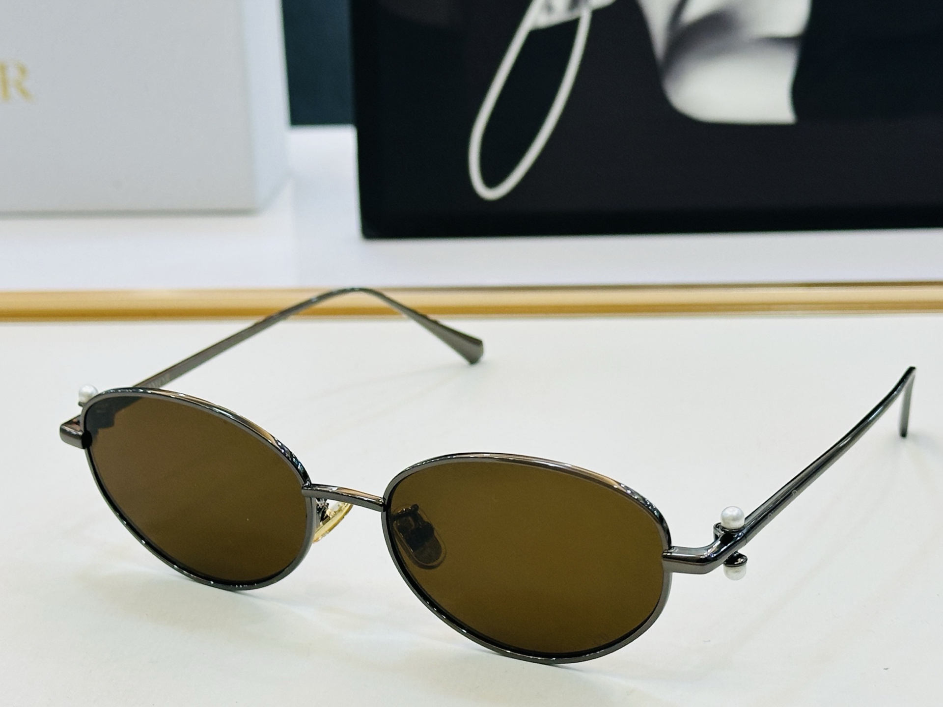 🔻🔻🔻DIO* 迪家 S2U Size：55口18-140 春夏款墨镜 😎🔆 q搭配镜腿精致 质量上佳