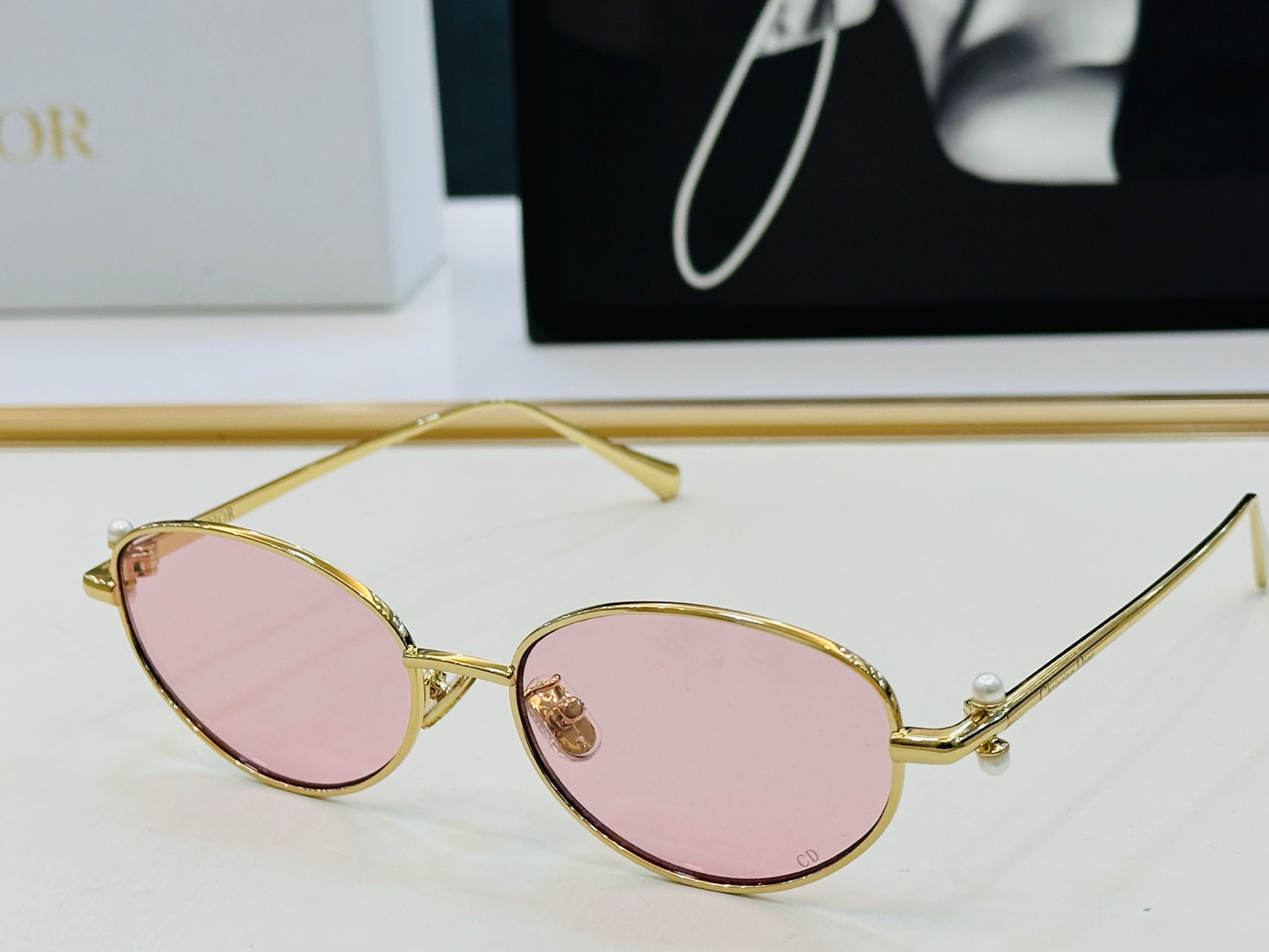 🔻🔻🔻DIO* 迪家 S2U Size：55口18-140 春夏款墨镜 😎🔆 q搭配镜腿精致 质量上佳