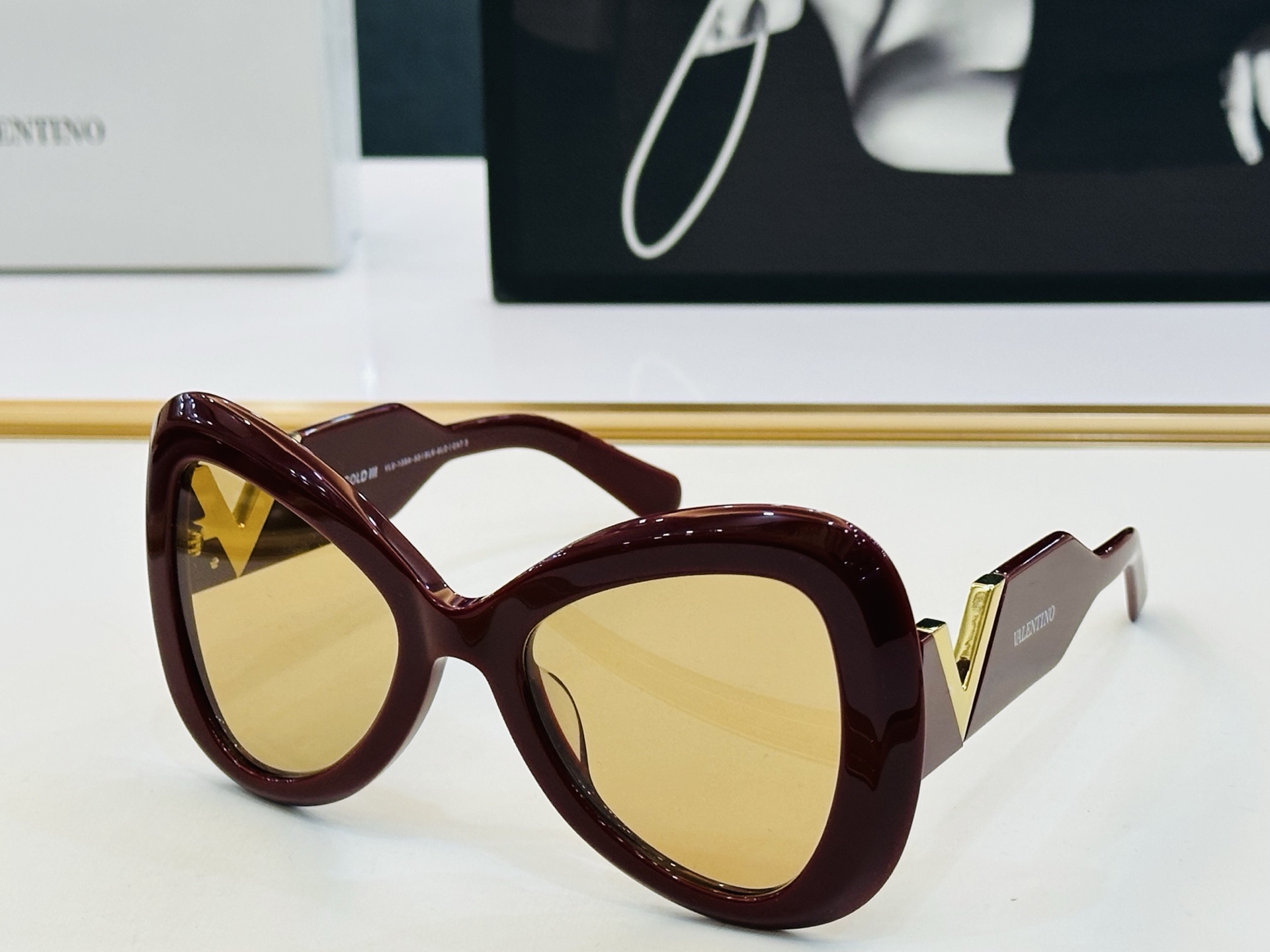 新款VALENYIN* 华伦天奴 VLS-136 Size：57口15-145 🔝🔝采用时下最流行片色😍