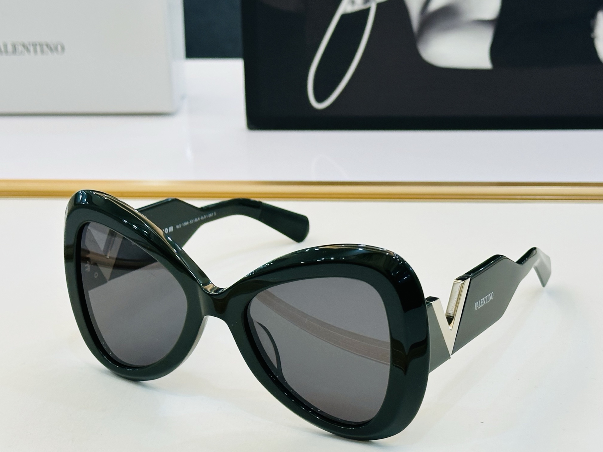 新款VALENYIN* 华伦天奴 VLS-136 Size：57口15-145 🔝🔝采用时下最流行片色😍