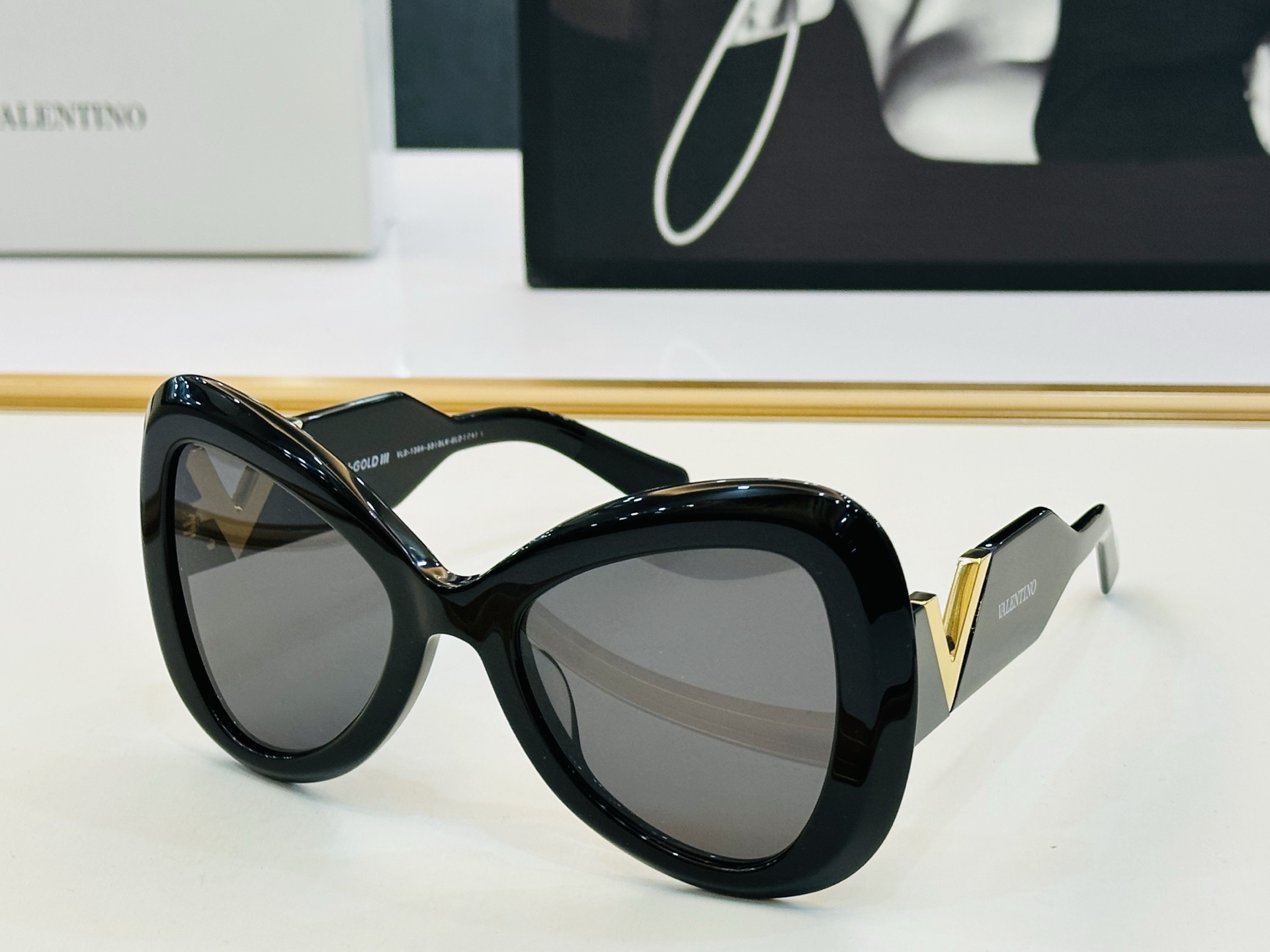 新款VALENYIN* 华伦天奴 VLS-136 Size：57口15-145 🔝🔝采用时下最流行片色😍