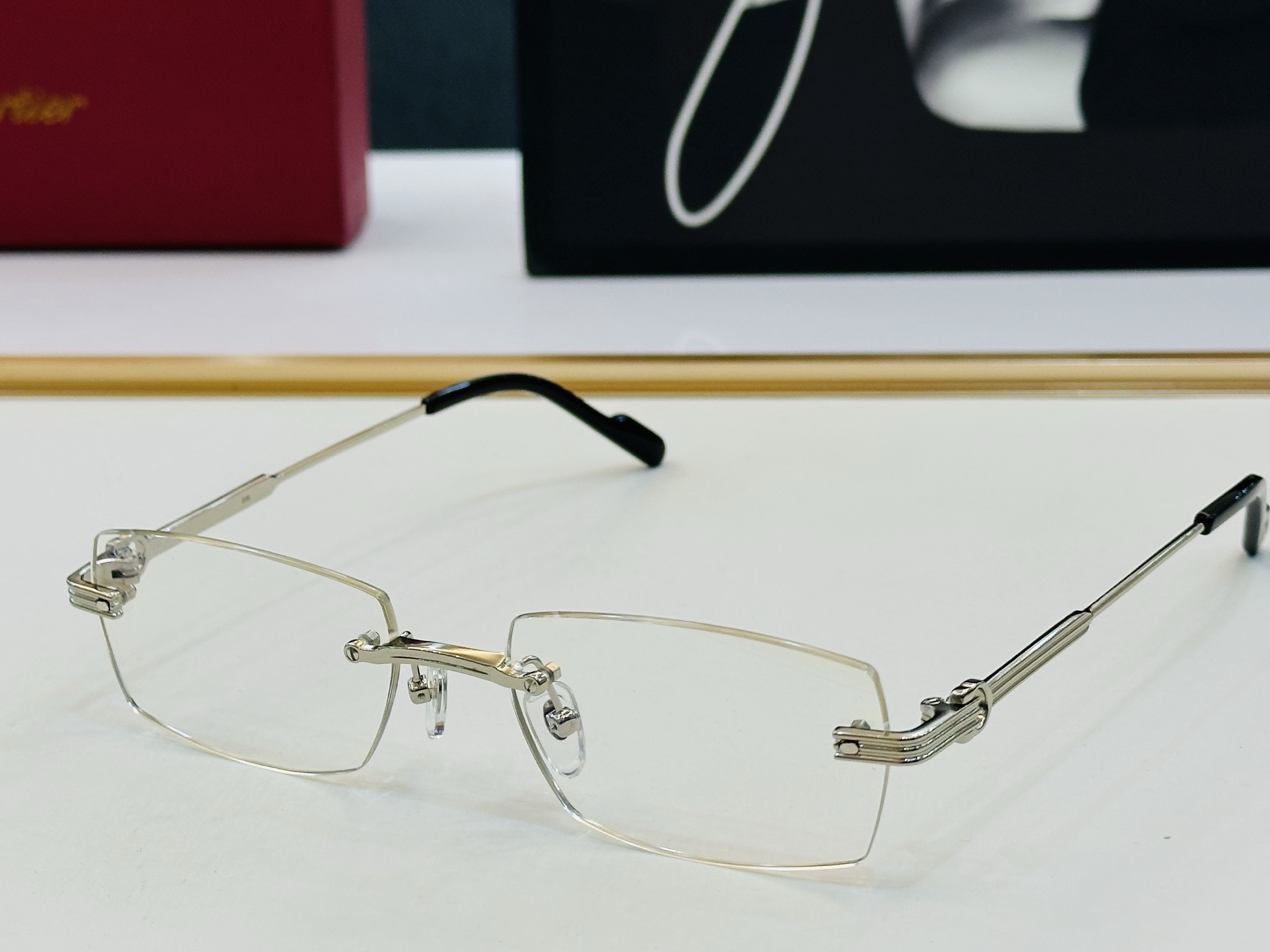 Cartie* 卡家 CT0578O 太阳镜 Size：55口18-145 工艺精湛气质十足！C男女同款