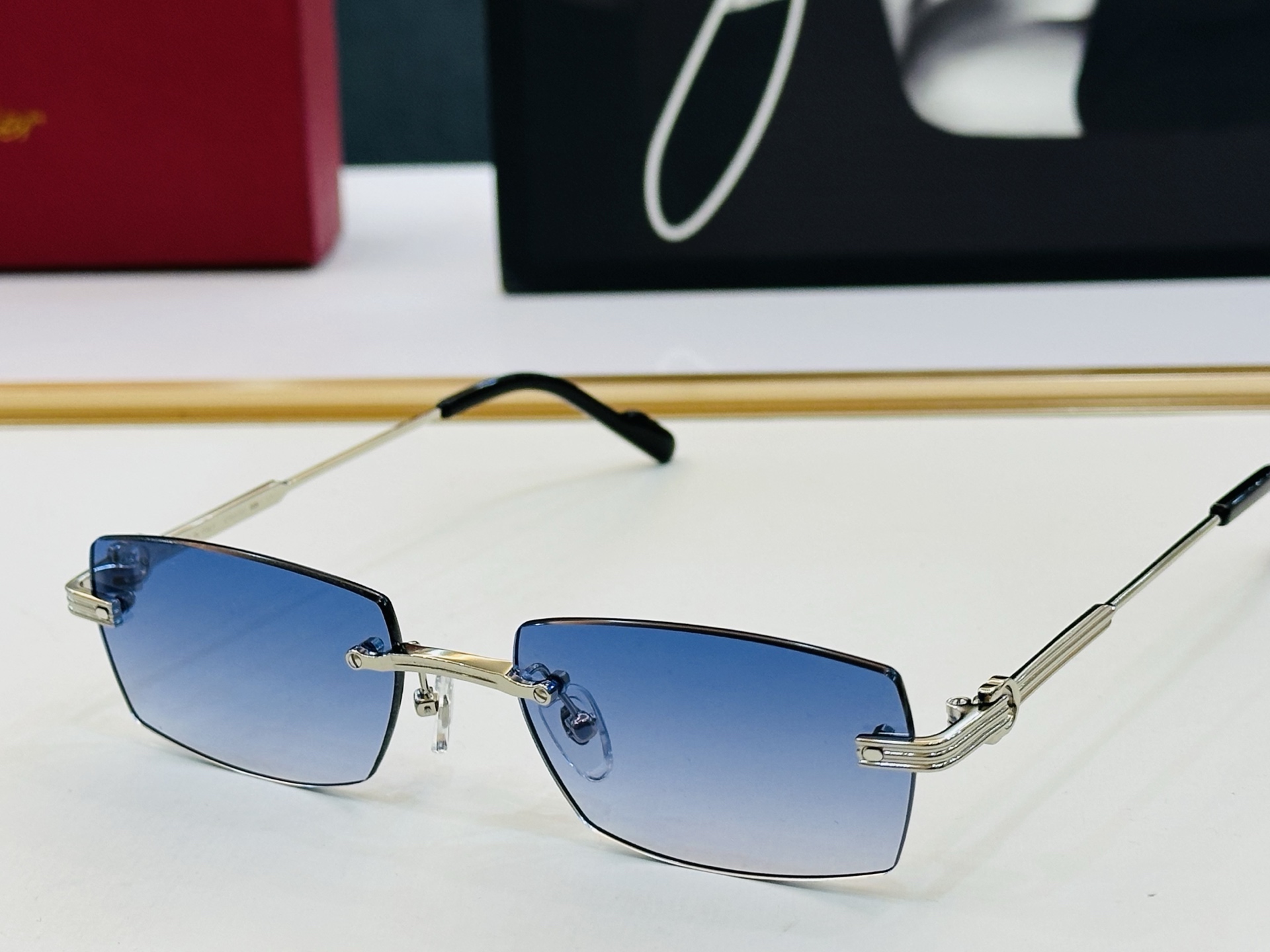 Cartie* 卡家 CT0578O 太阳镜 Size：55口18-145 工艺精湛气质十足！C男女同款