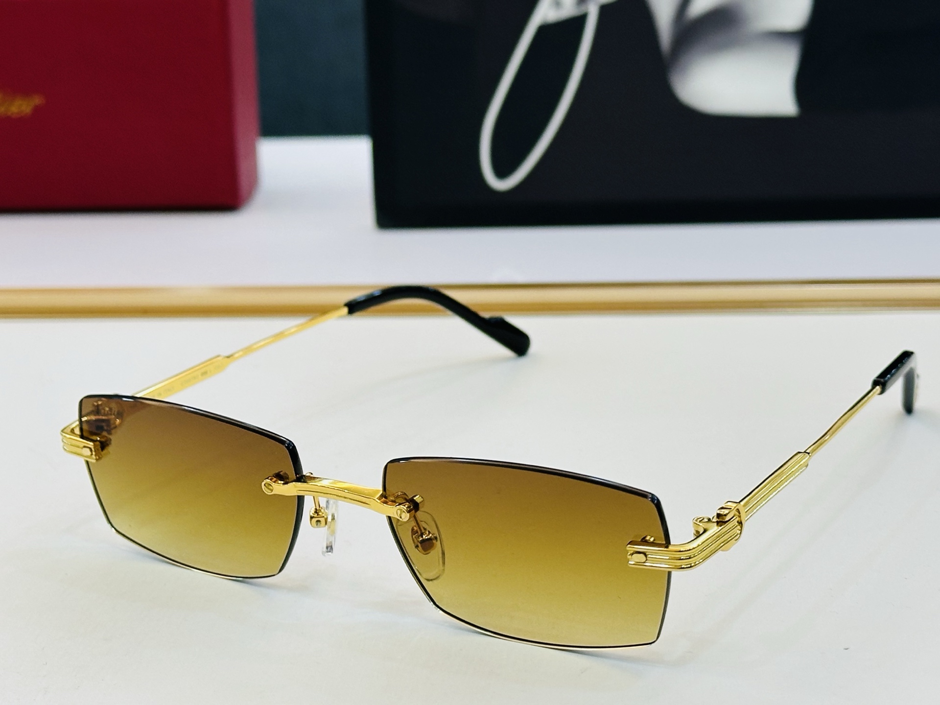 Cartie* 卡家 CT0578O 太阳镜 Size：55口18-145 工艺精湛气质十足！C男女同款