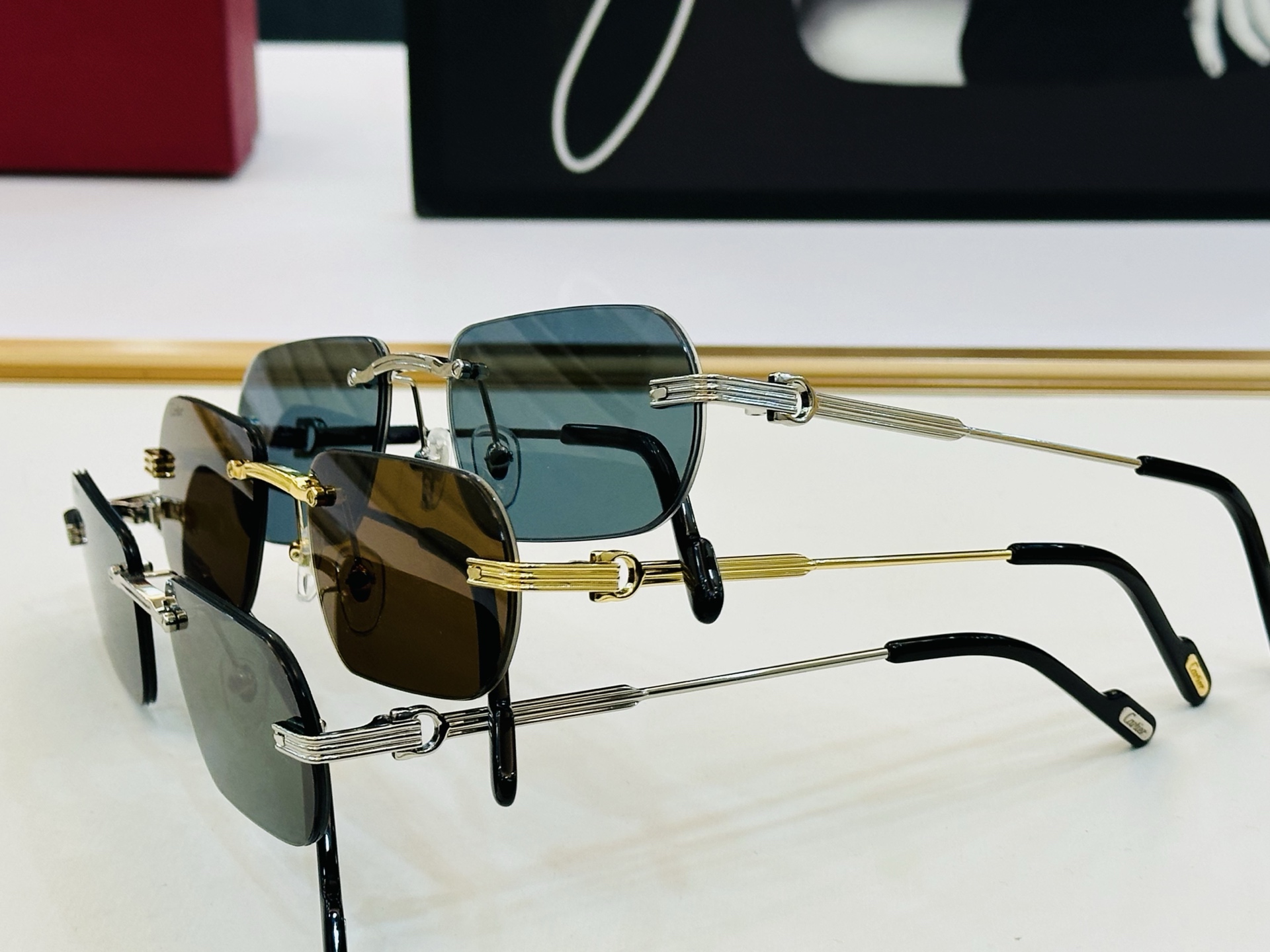 Cartie* 卡家 CT0577S 太阳镜 Size：55口18-145 工艺精湛气质十足！C男女同款