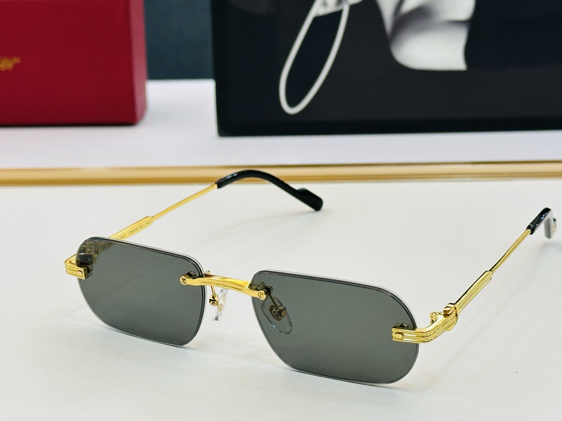 Cartie* 卡家 CT0577S 太阳镜 Size：55口18-145 工艺精湛气质十足！C男女同款