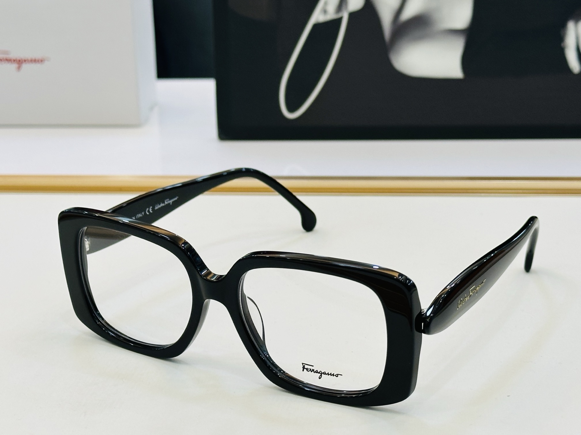 菲拉家 全新设计 SF1137 Size：54口19-145 悠闲 每付都精心制作 👍👍Z非常独特 配光