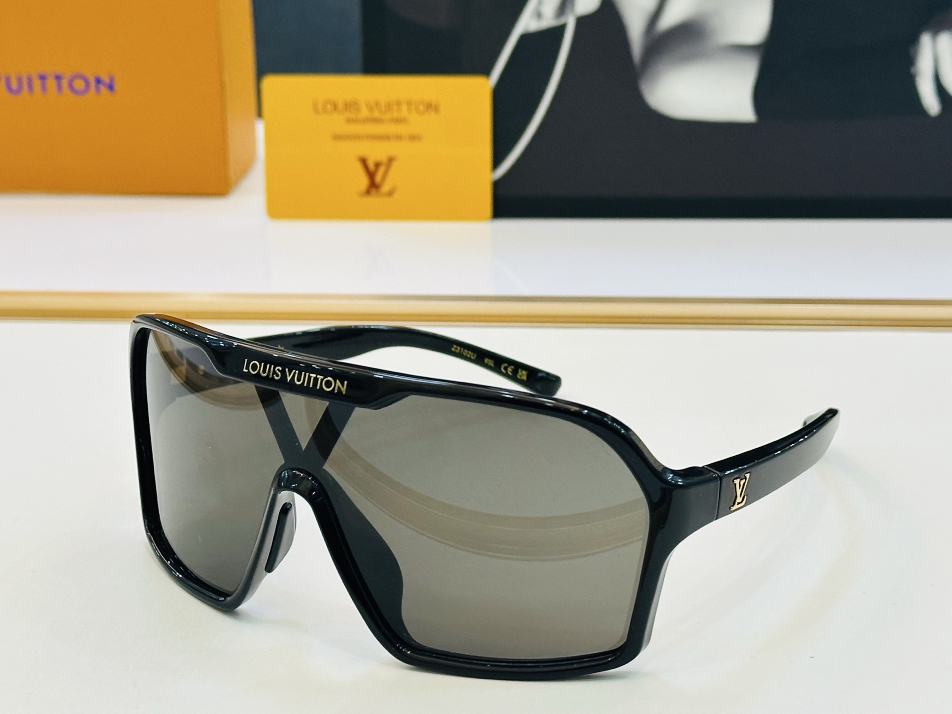 路易家 🎩Z3102U Size：135口00-120 充满活力的 展现独特个性🌟展现大气的你 Wen高