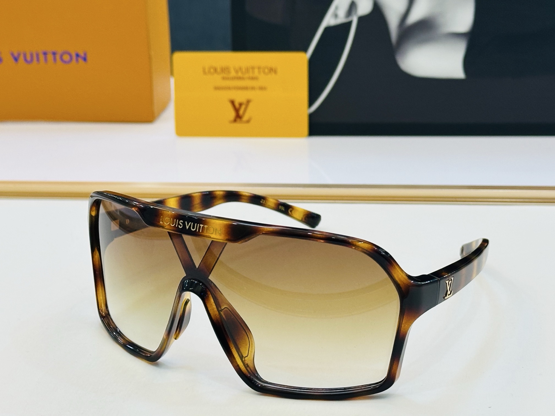 路易家 🎩Z3102U Size：135口00-120 充满活力的 展现独特个性🌟展现大气的你 Wen高