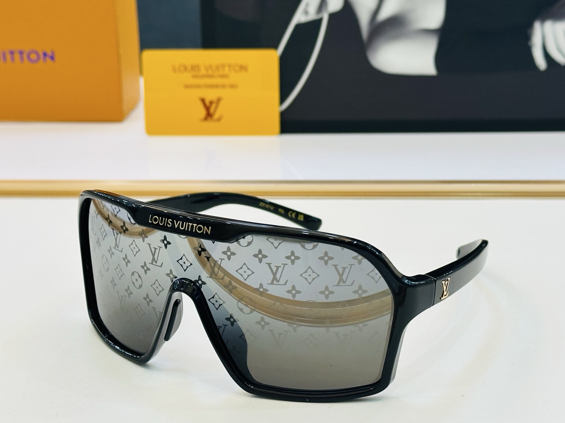 路易家 🎩Z3102U Size：135口00-120 充满活力的 展现独特个性🌟展现大气的你 Wen高