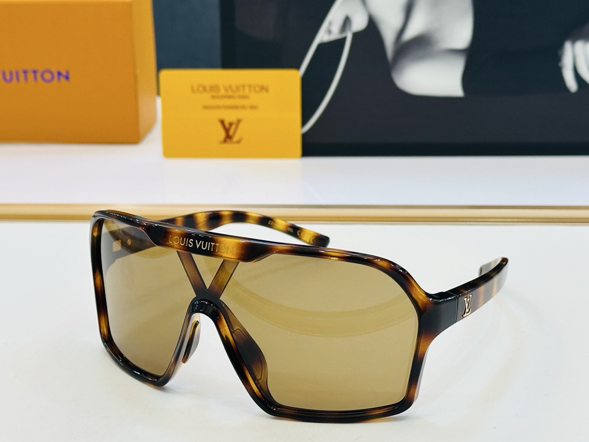 路易家 🎩Z3102U Size：135口00-120 充满活力的 展现独特个性🌟展现大气的你 Wen高