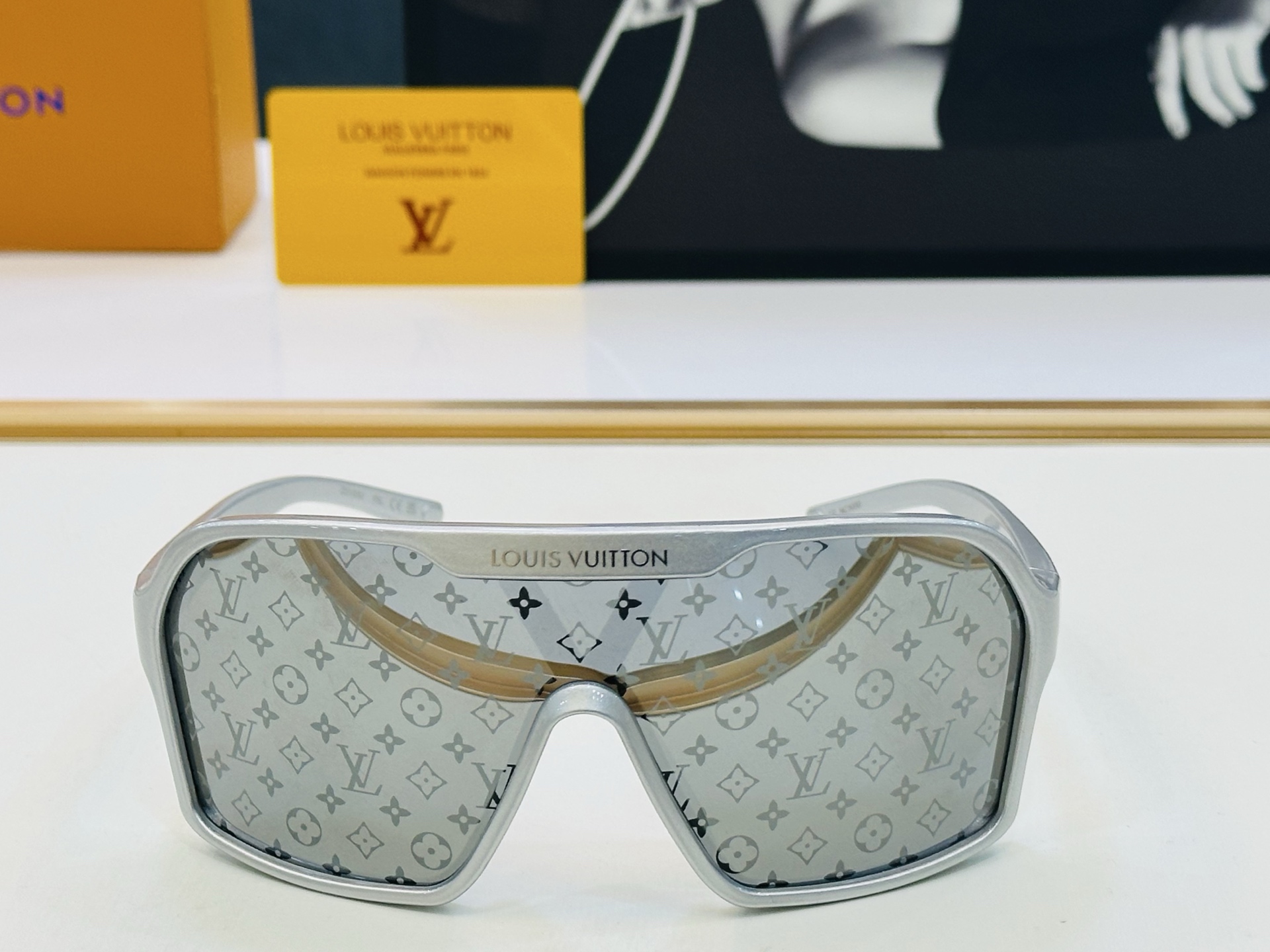 路易家 🎩Z3102U Size：135口00-120 充满活力的 展现独特个性🌟展现大气的你 Wen高