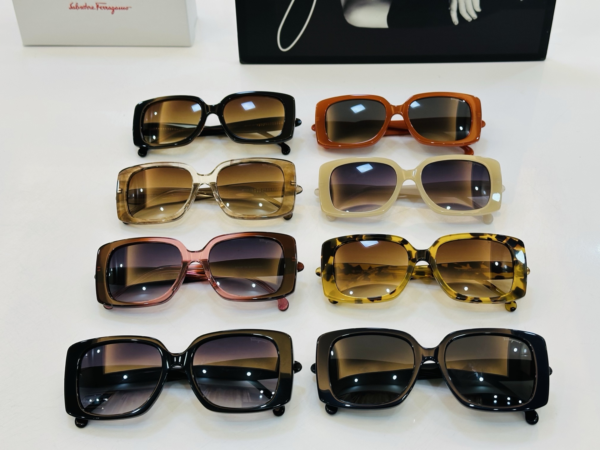 菲拉家 全新设计 SF1137 Size：54口19-145 悠闲 每付都精心制作 👍👍Z非常独特