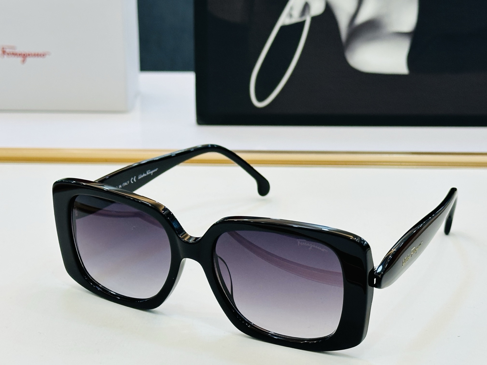 菲拉家 全新设计 SF1137 Size：54口19-145 悠闲 每付都精心制作 👍👍Z非常独特