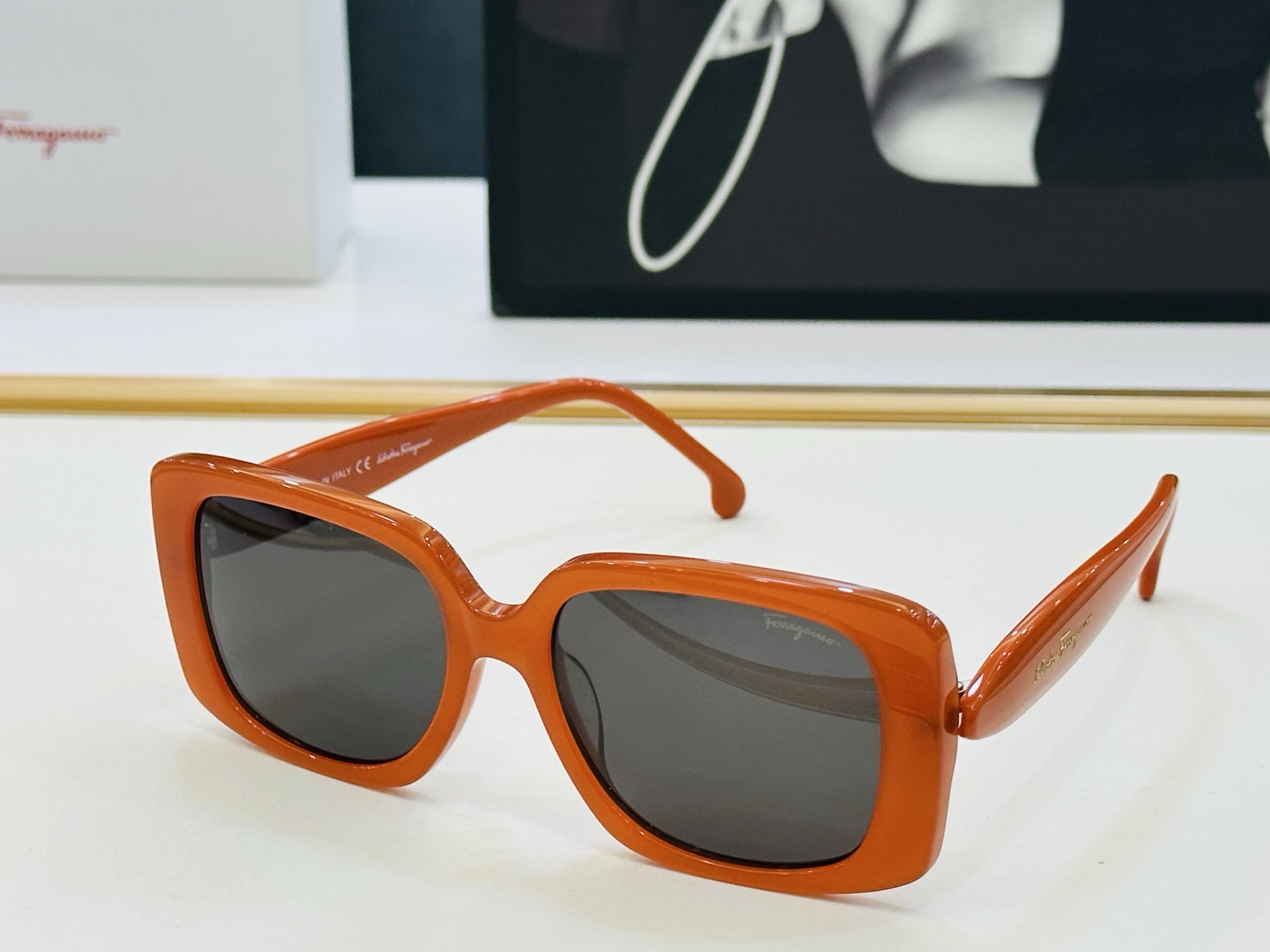 菲拉家 全新设计 SF1137 Size：54口19-145 悠闲 每付都精心制作 👍👍Z非常独特