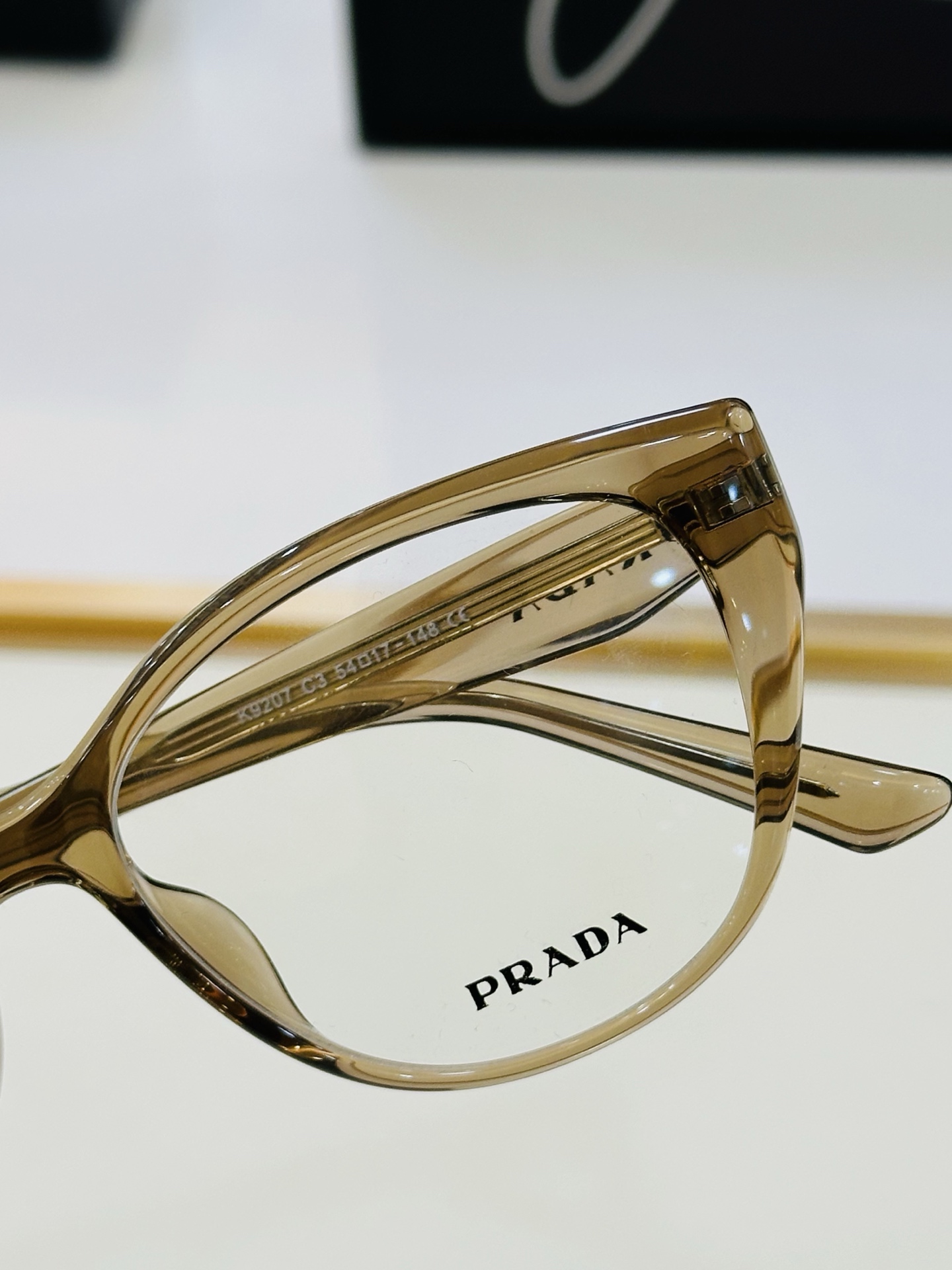 🔺PRAD*🔻普家 k9207 Size：54口17-148 眼镜系列堪称精湛制作 彰显独特个 q最新推