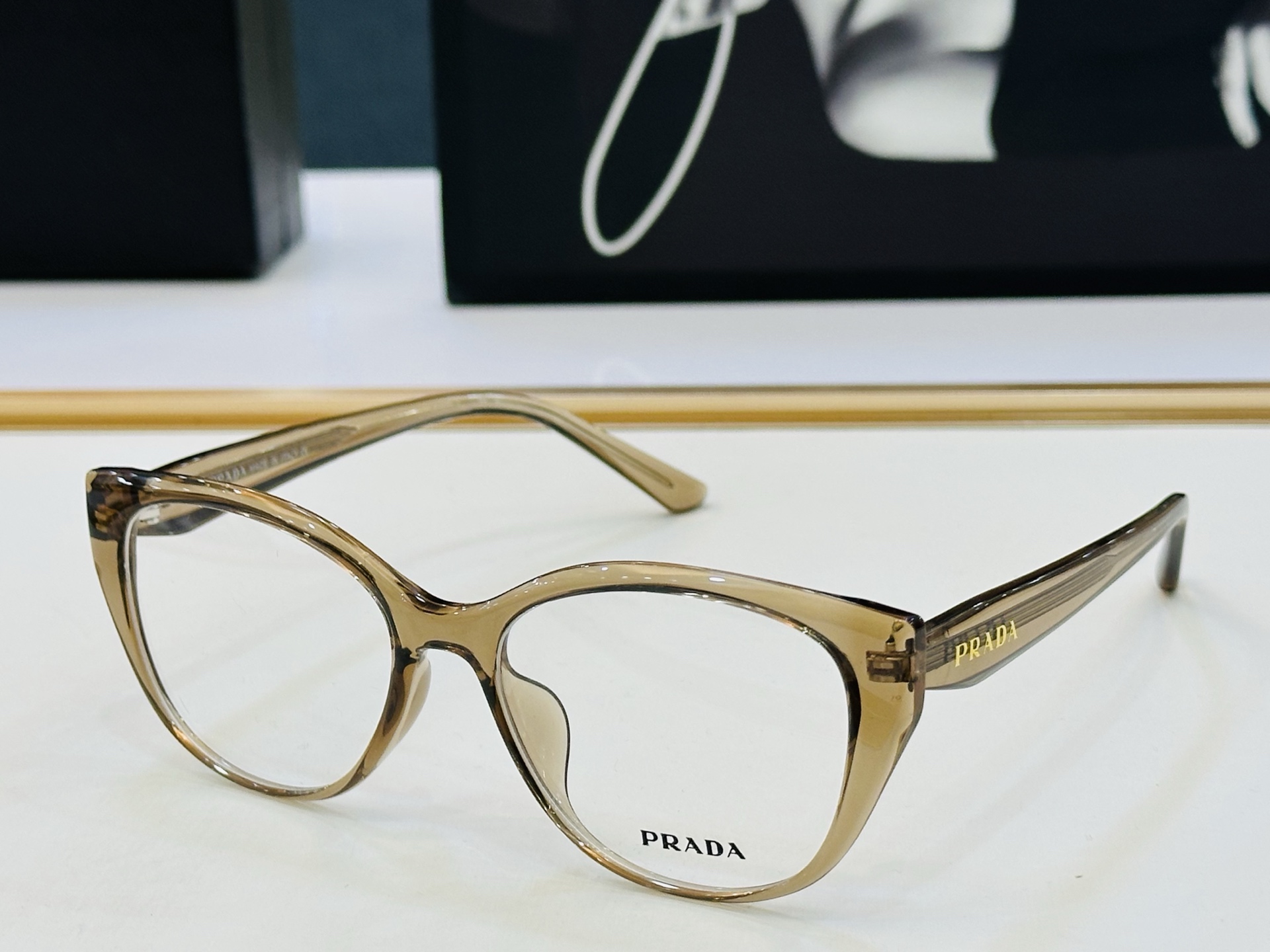 🔺PRAD*🔻普家 k9207 Size：54口17-148 眼镜系列堪称精湛制作 彰显独特个 q最新推