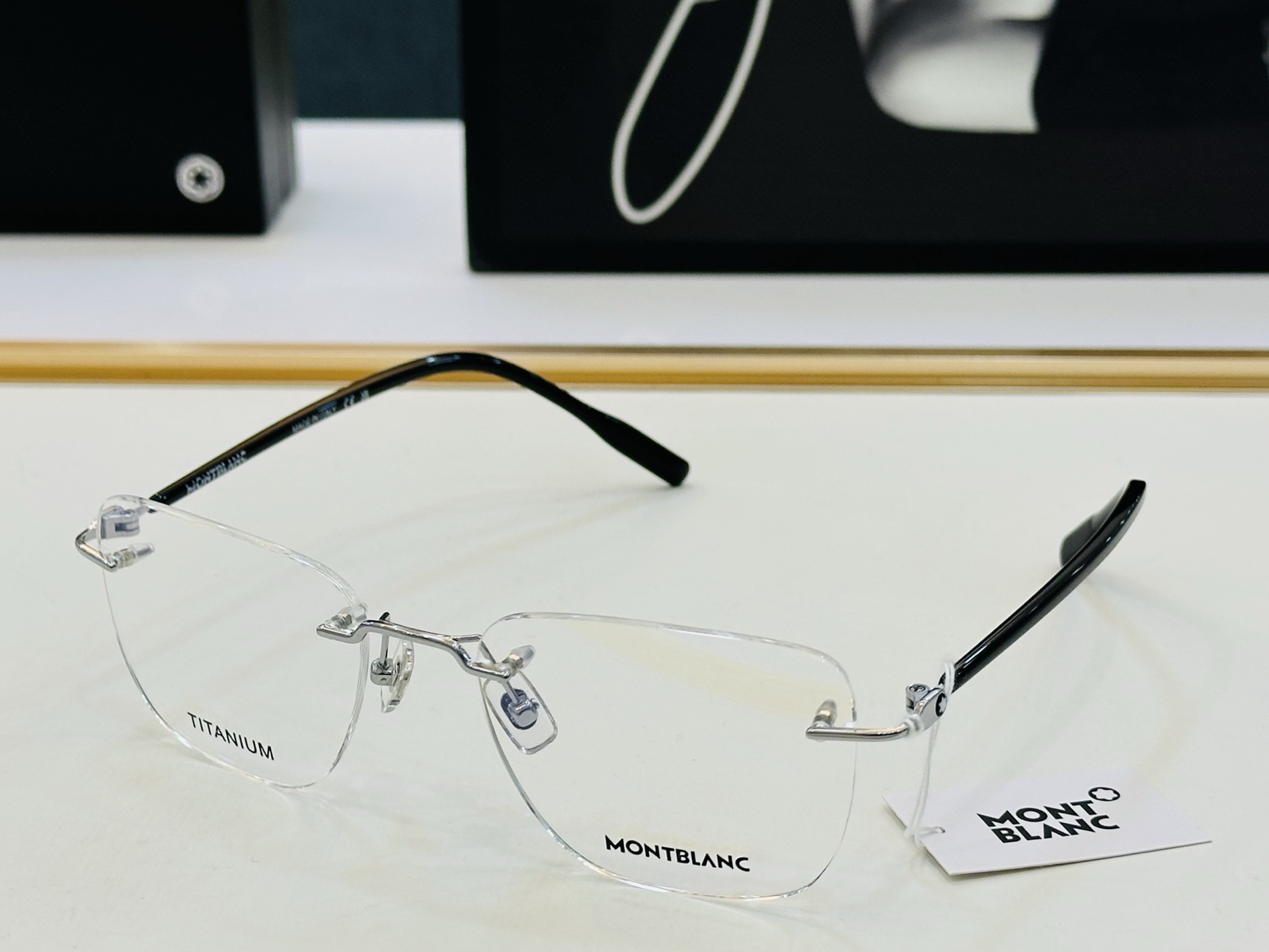 官网新品 MONTBLANC 万宝龙 MB0470 Size：56口19-145 做工精良 👍👍W 完美