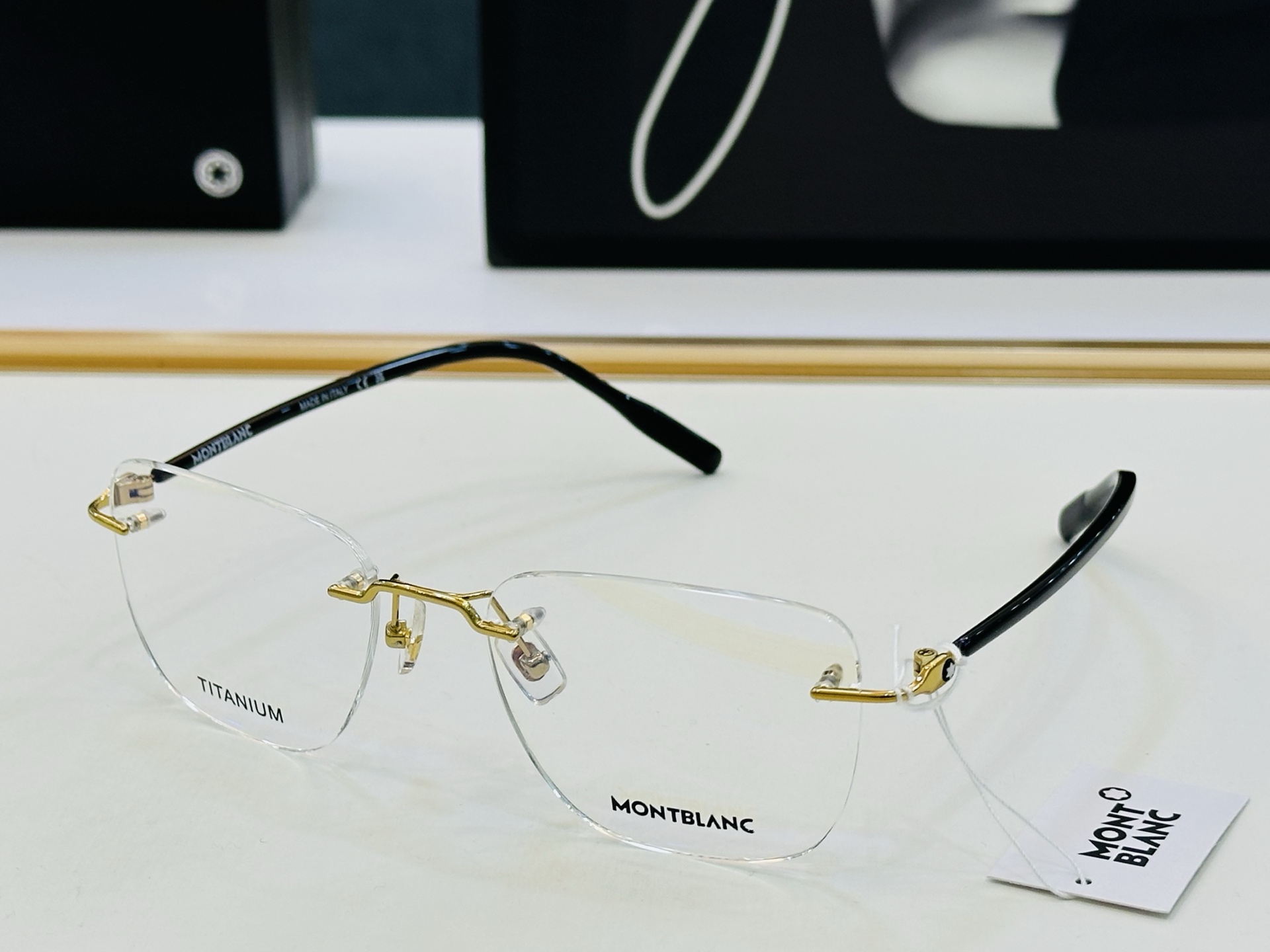 官网新品 MONTBLANC 万宝龙 MB0470 Size：56口19-145 做工精良 👍👍W 完美