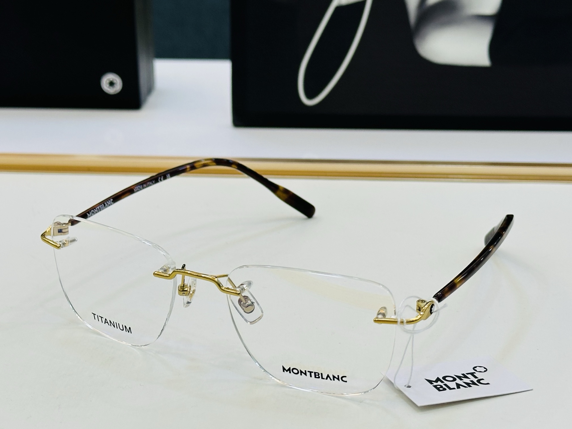 官网新品 MONTBLANC 万宝龙 MB0470 Size：56口19-145 做工精良 👍👍W 完美