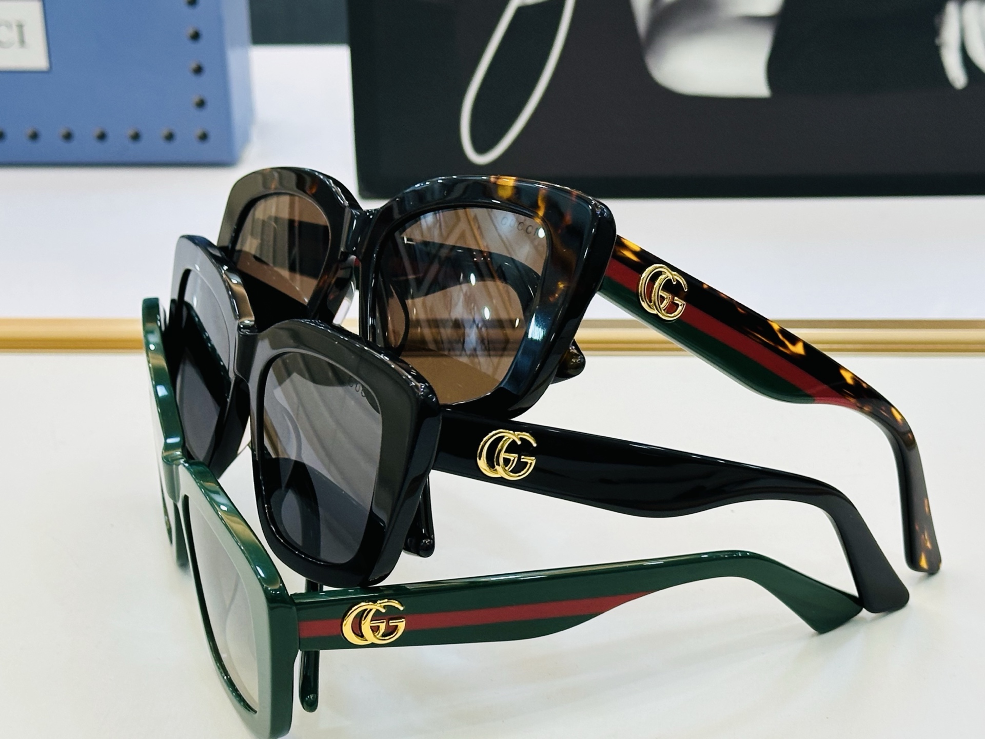 GUCC* 古家 GG1556S 🐝🐝系列 Size：53口19-145 🍁🍁q 超绝品质 太阳镜 。