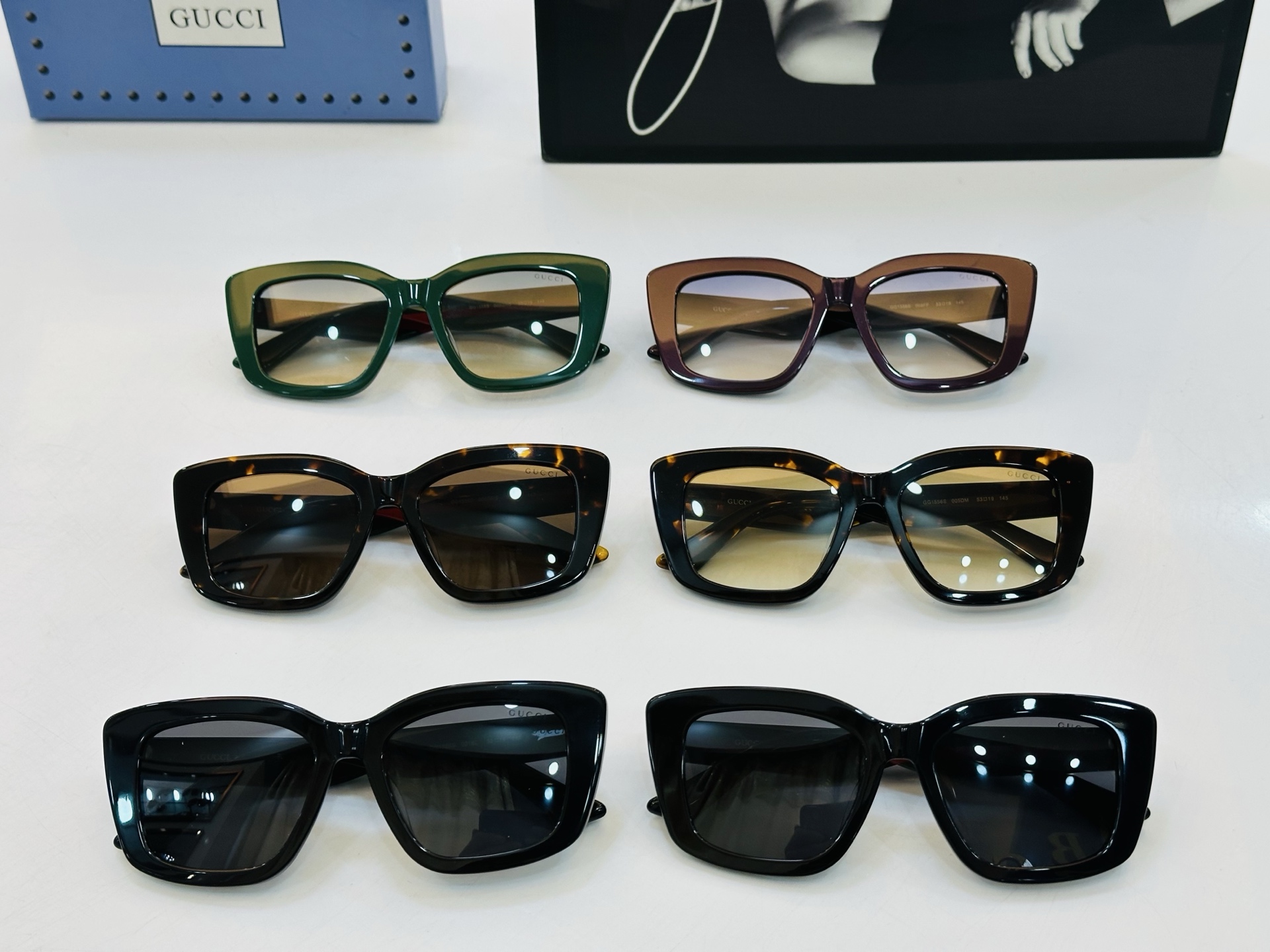 GUCC* 古家 GG1556S 🐝🐝系列 Size：53口19-145 🍁🍁q 超绝品质 太阳镜 。