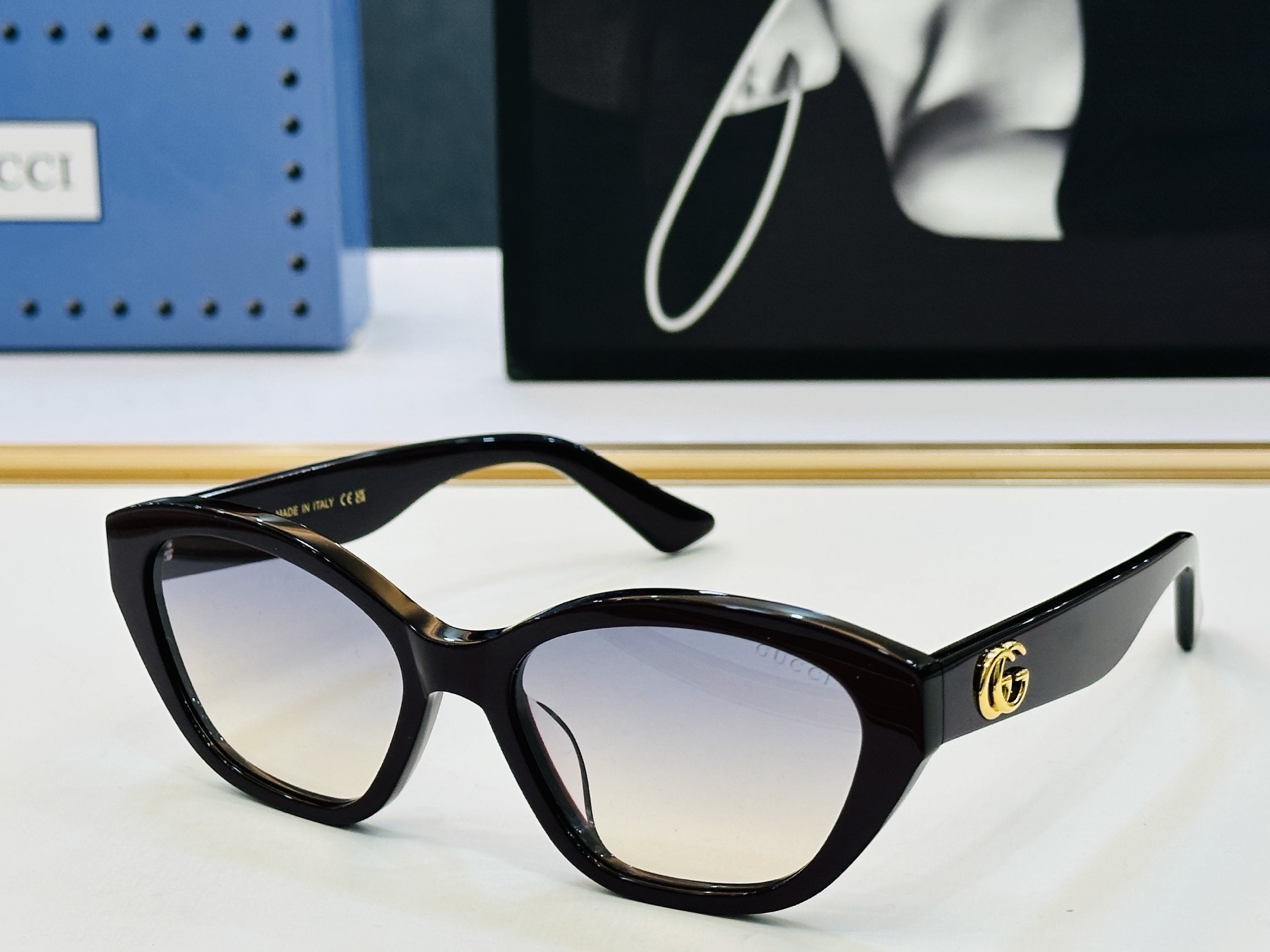 GUCC* 古家 GG1555S 🐝🐝系列 Size：55口18-145 🍁🍁q 超绝品质 太阳镜 。