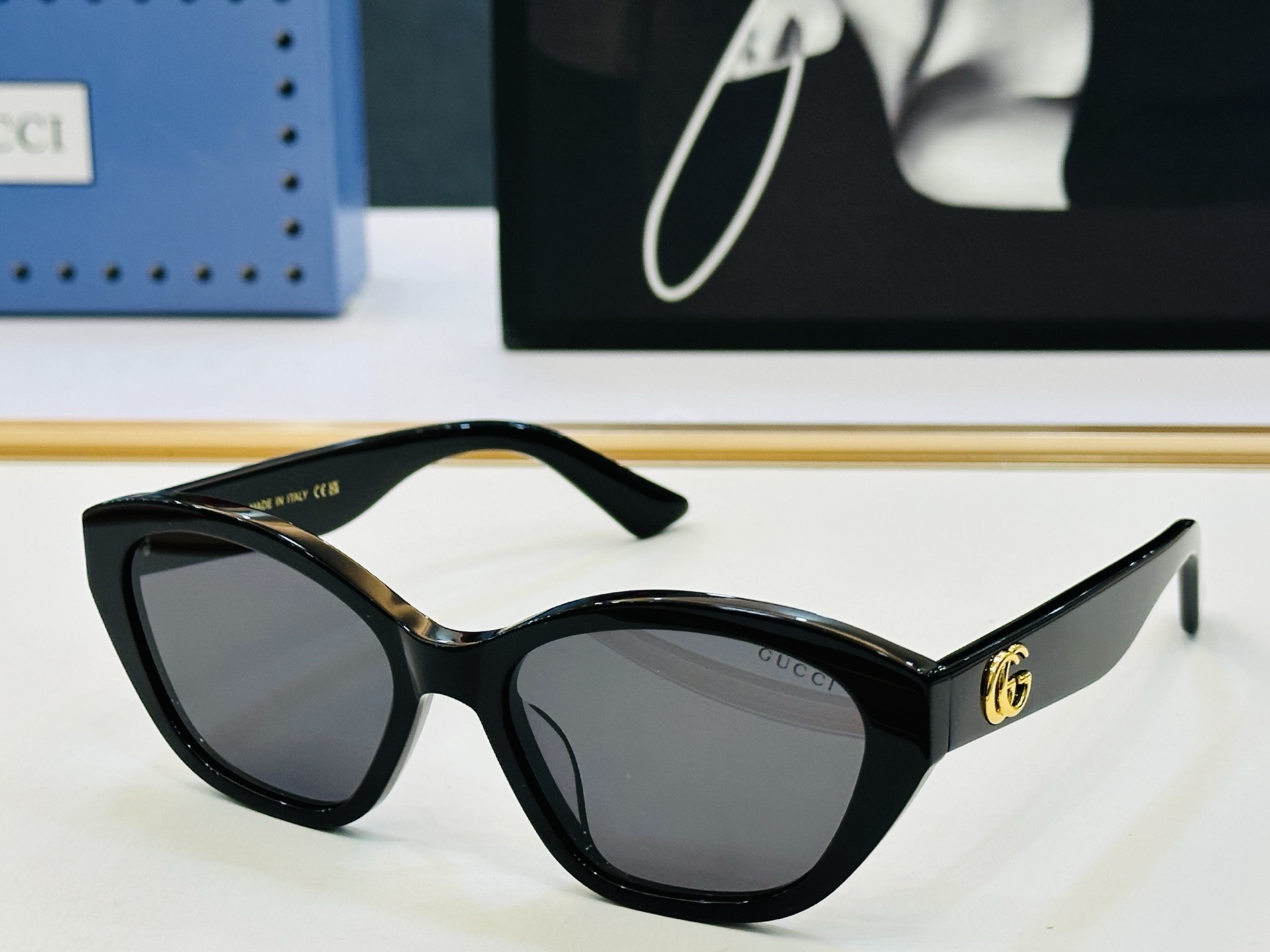 GUCC* 古家 GG1555S 🐝🐝系列 Size：55口18-145 🍁🍁q 超绝品质 太阳镜 。