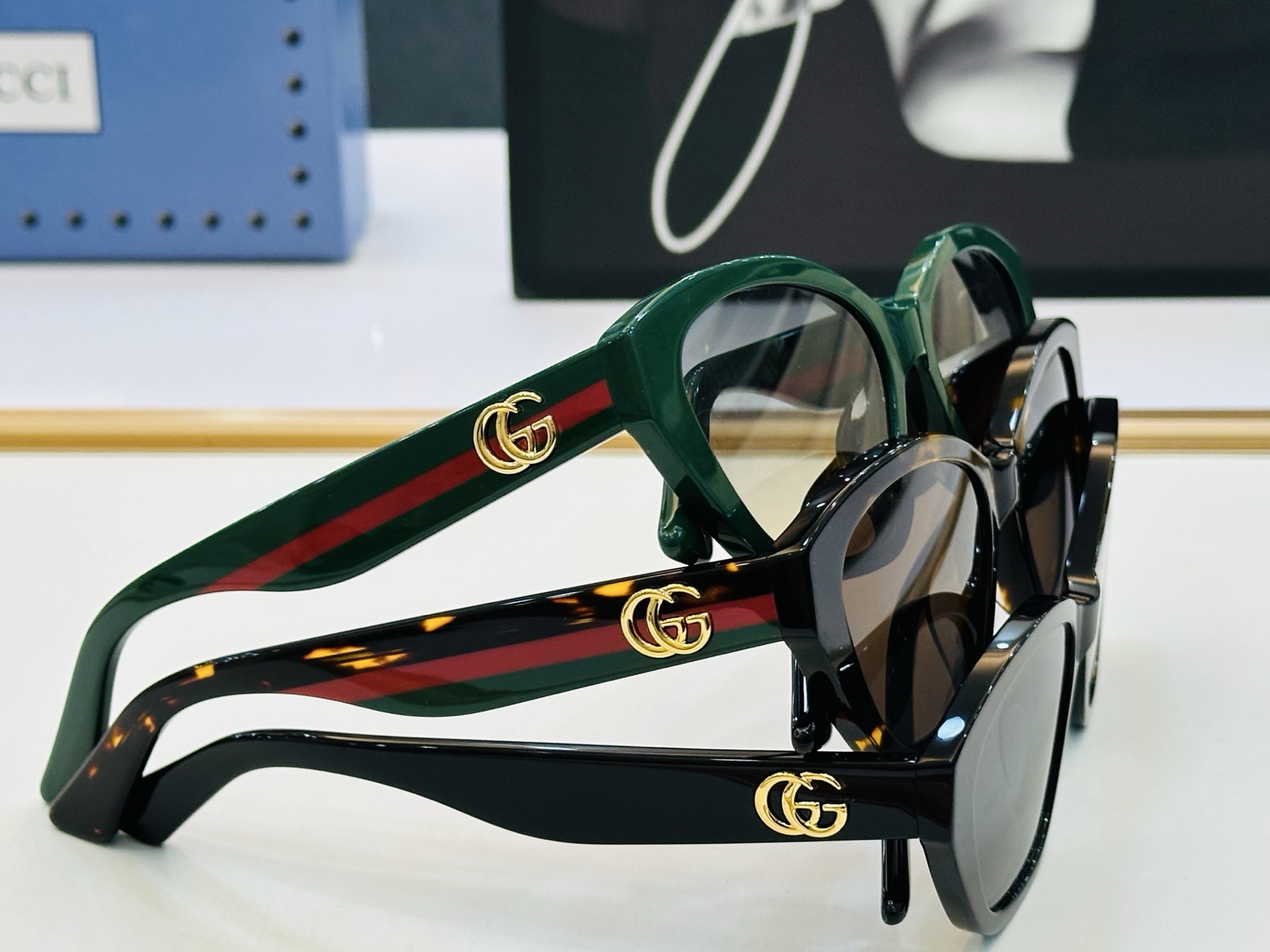 GUCC* 古家 GG1555S 🐝🐝系列 Size：55口18-145 🍁🍁q 超绝品质 太阳镜 。