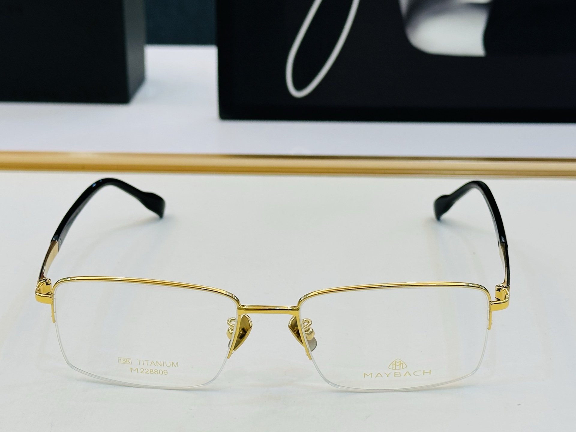 高品质 迈巴赫 🎉🎉做工精美💕💕MAYBAC*H M Size：56口18-150 质感十足 L👍配光架