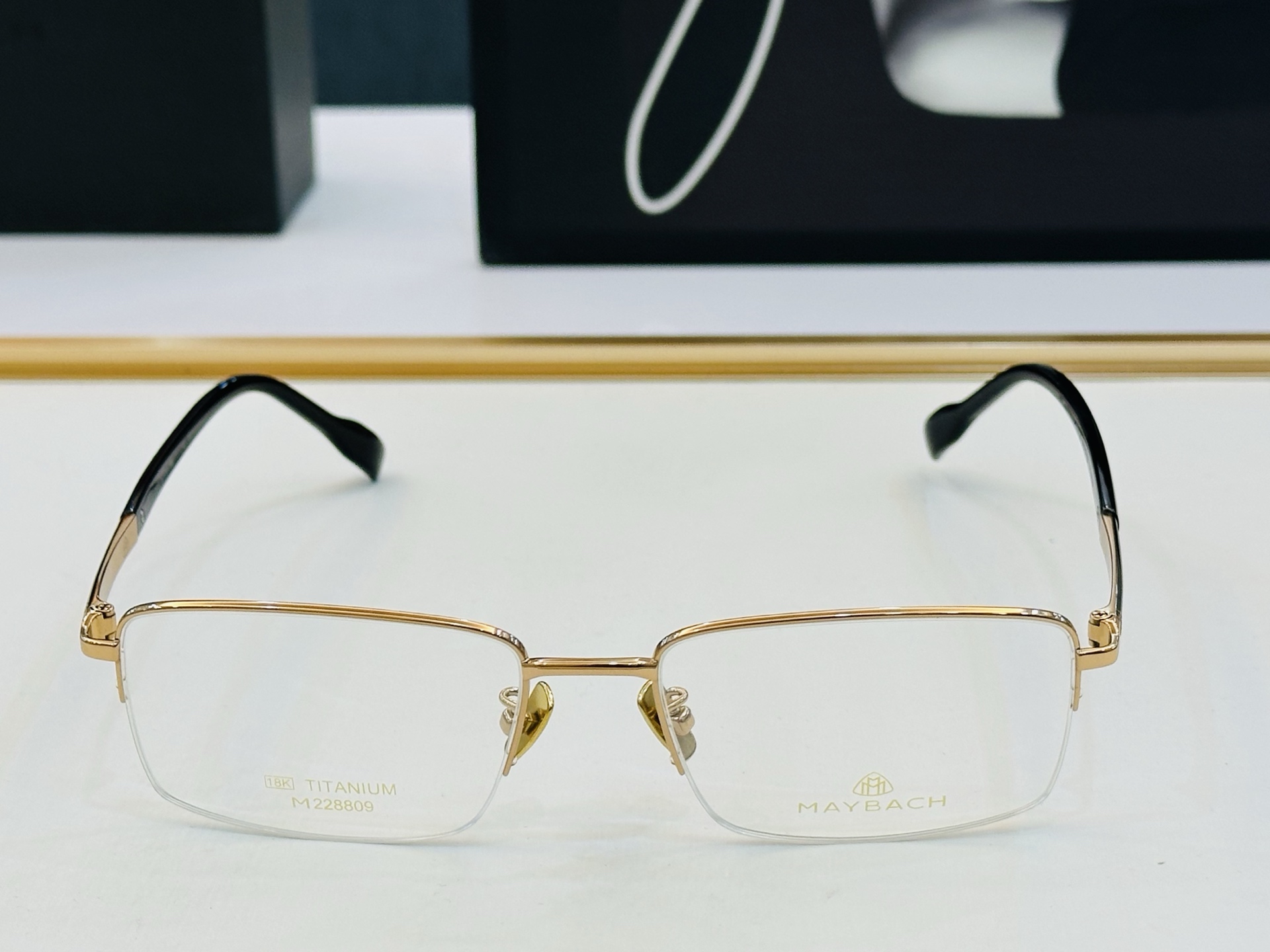 高品质 迈巴赫 🎉🎉做工精美💕💕MAYBAC*H M Size：56口18-150 质感十足 L👍配光架