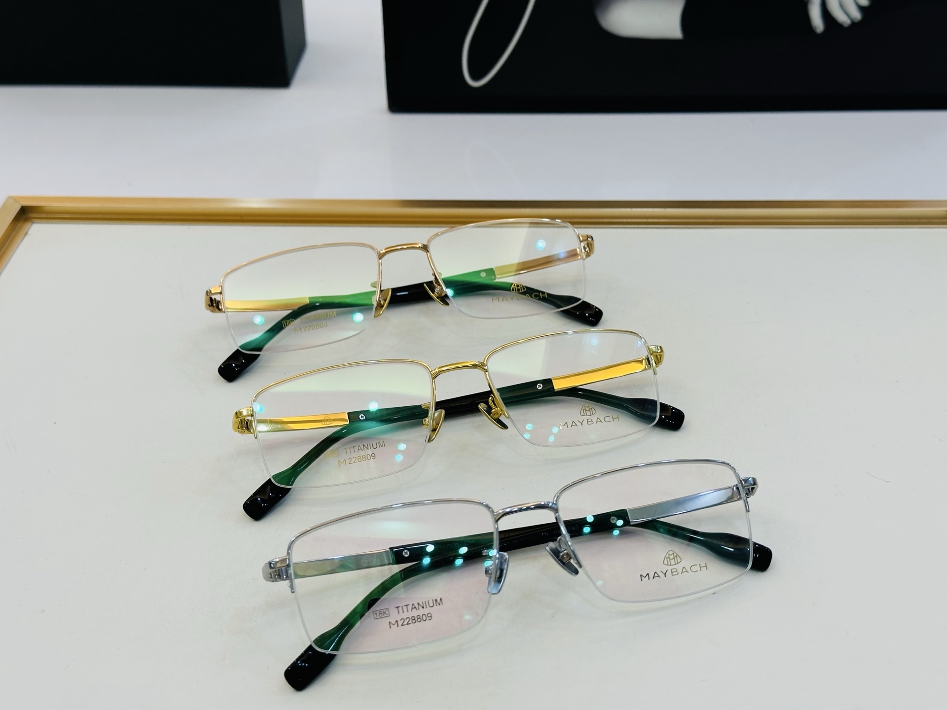 高品质 迈巴赫 🎉🎉做工精美💕💕MAYBAC*H M Size：56口18-150 质感十足 L👍配光架