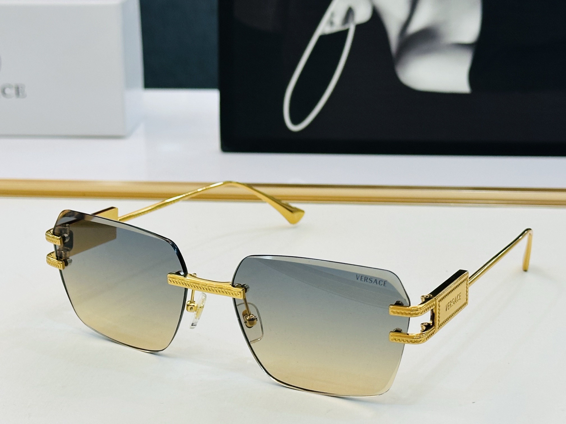 🎉🎉范思家 VERSACE✨VE2275Size：60口15-145 ✨q有范