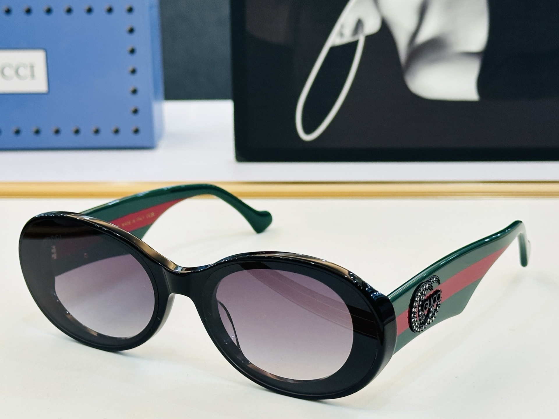 GUCC* 古家 GG1643 🐝🐝系列 Size：66口17-145 🍁🍁XL超绝品质 太阳镜 。