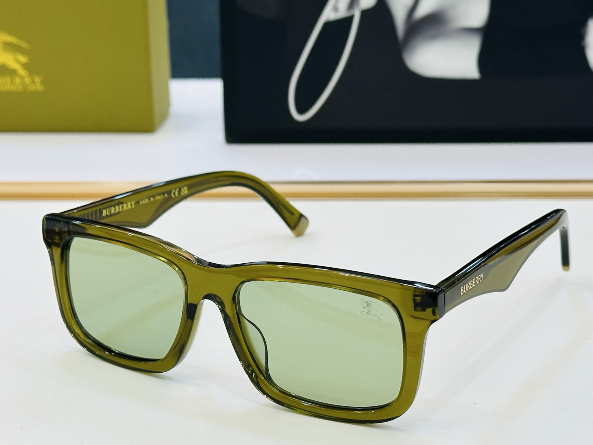 新款 BURBERR*🔻巴家 B5887 百搭镜架Size：56口18-145 高品质 到货 🌲🌲🌲b太