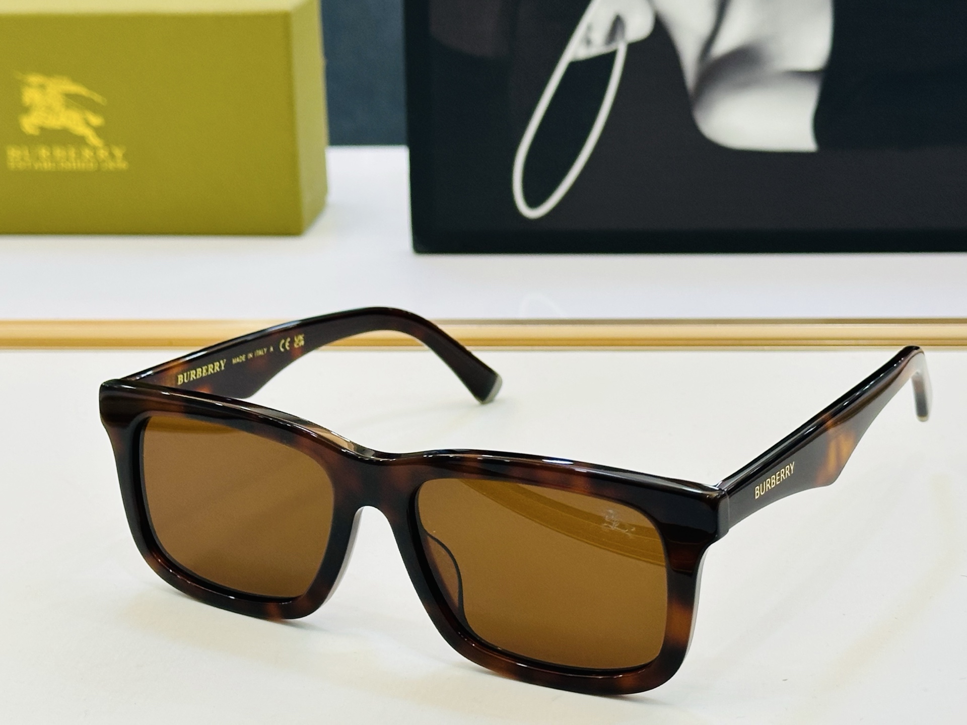 新款 BURBERR*🔻巴家 B5887 百搭镜架Size：56口18-145 高品质 到货 🌲🌲🌲b太