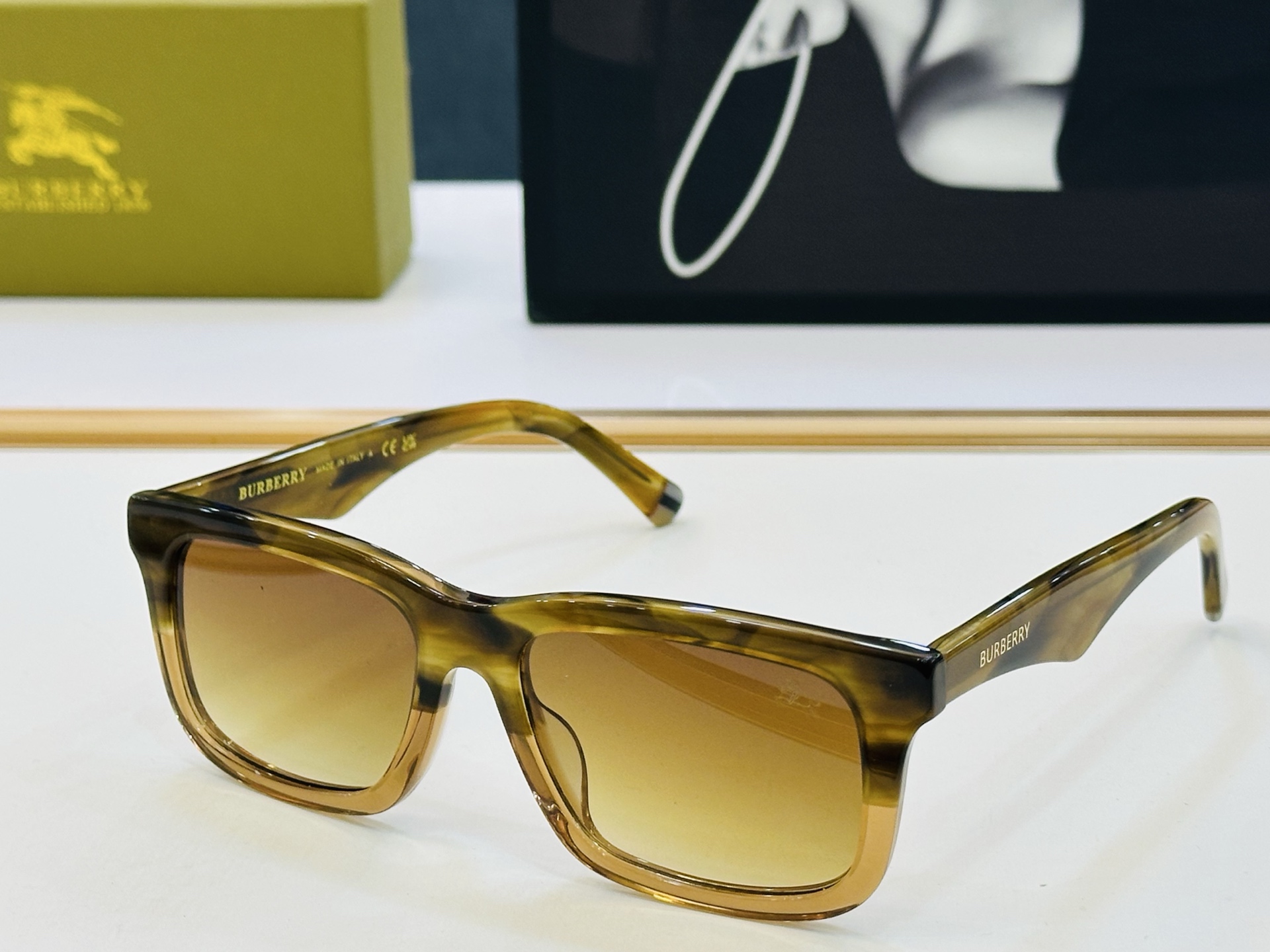 新款 BURBERR*🔻巴家 B5887 百搭镜架Size：56口18-145 高品质 到货 🌲🌲🌲b太