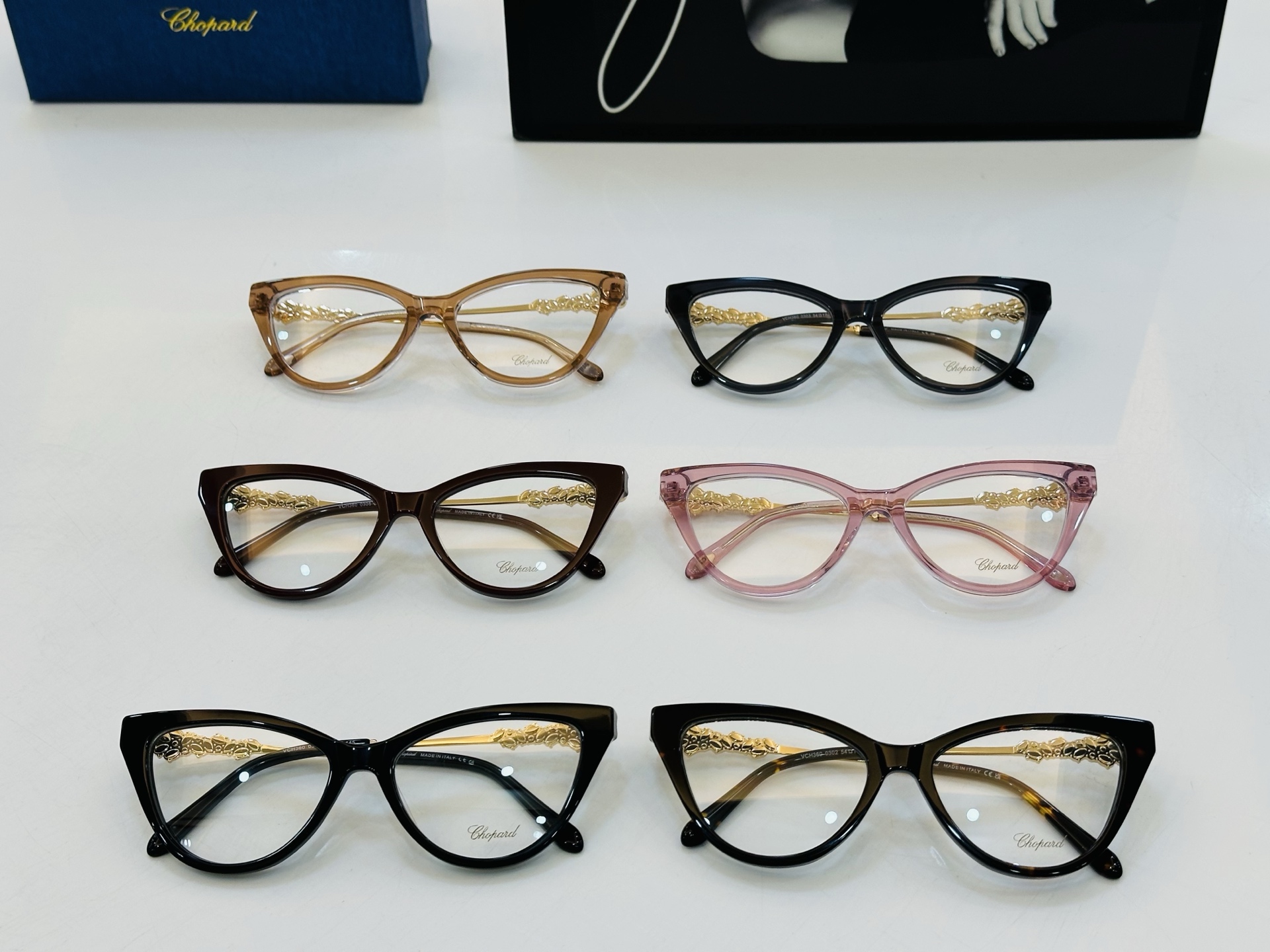 原版 ChoPard肖邦 MODEL: VCH360 Size：54口17-145 以现代时尚的设计风格